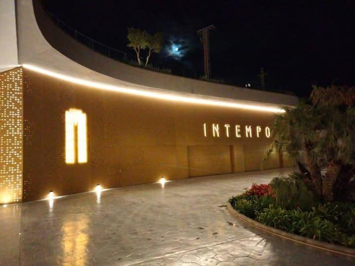 Apartment Intempo Luxury Sky View & *