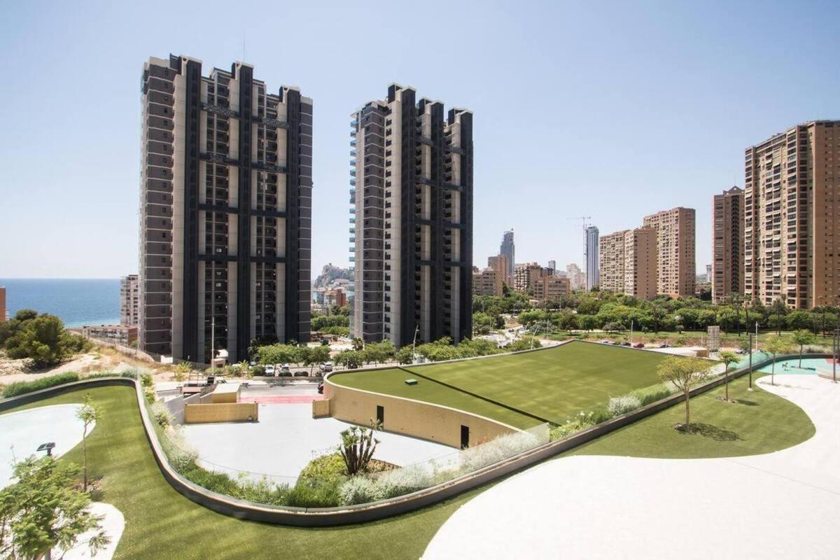 Apartment Intempo Luxury Sky View &