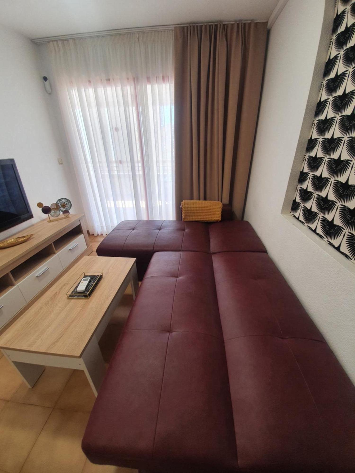 New One Bedroom In Apartment *