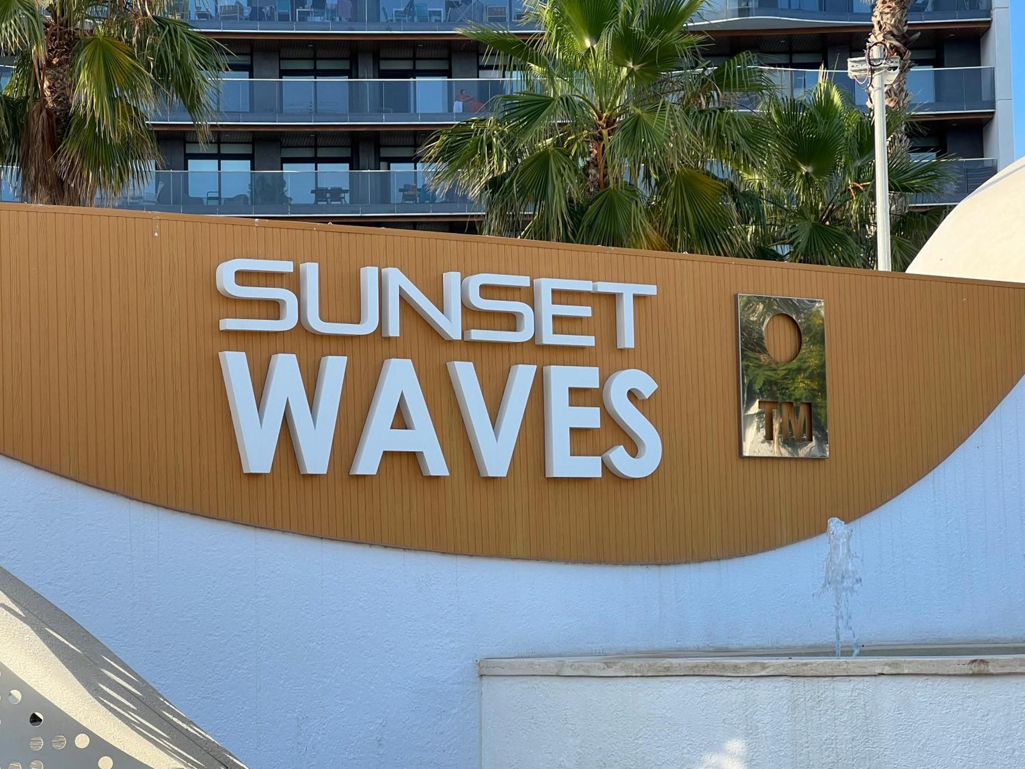Sunset Waves Poniente Apartment