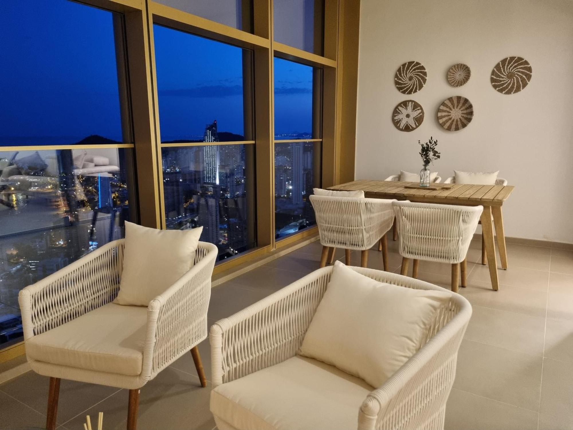 Apartment Floor 32! Intempo Luxury *
