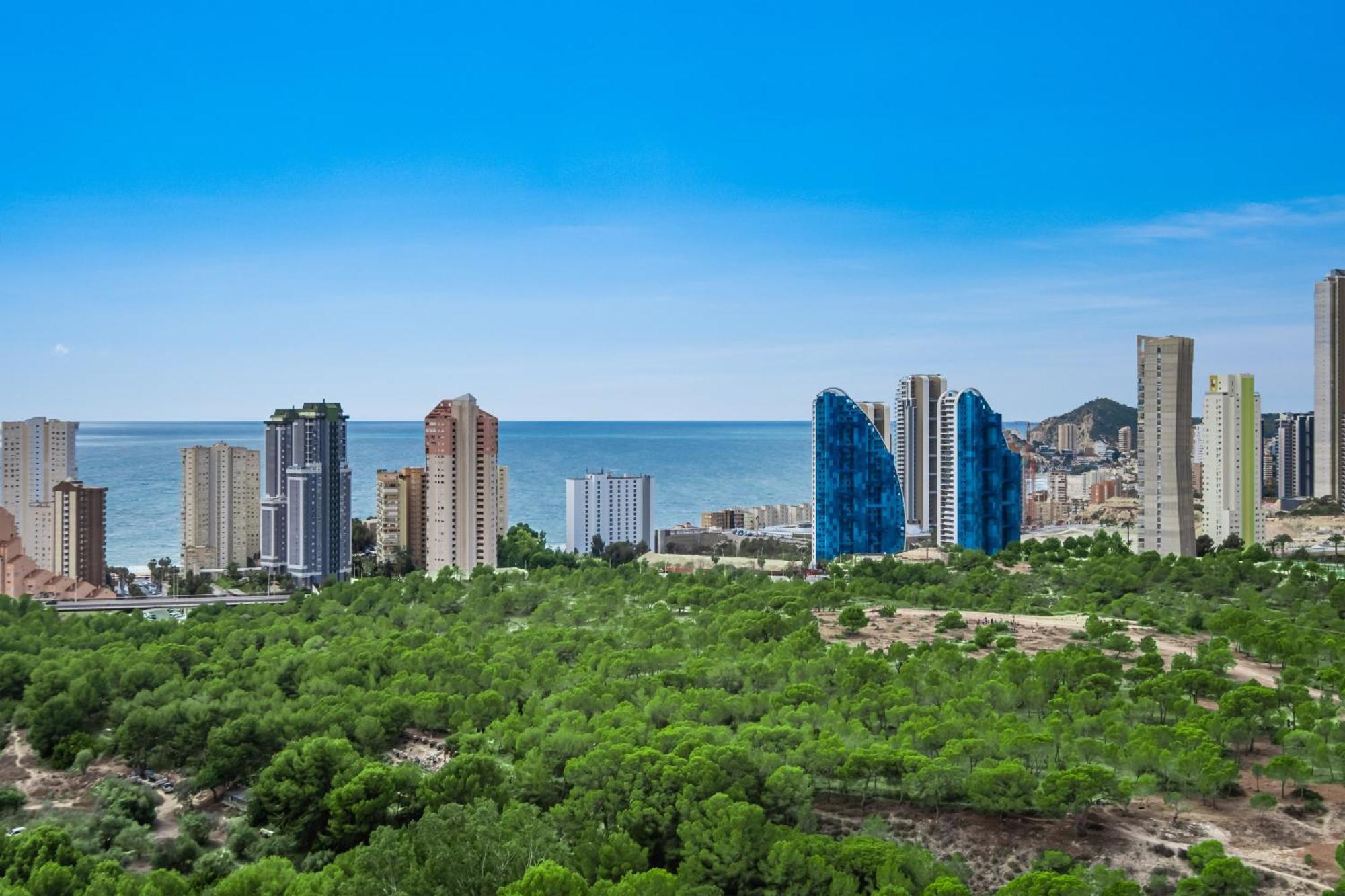 Poniente Beach Sea Views Club Medico 15a