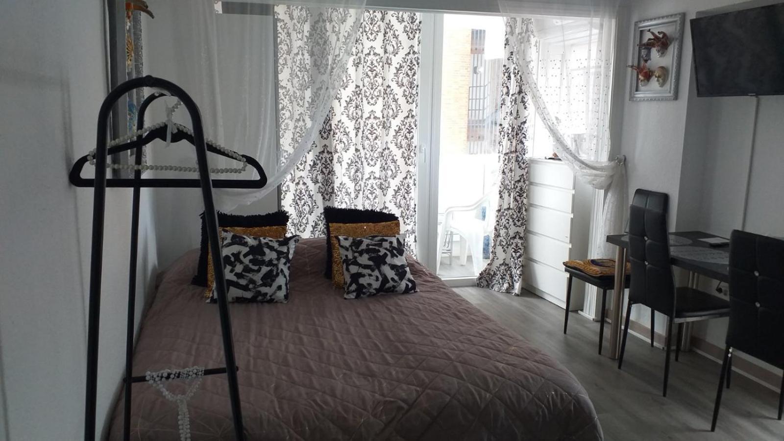 Apartment Inlesa 5a With Pool