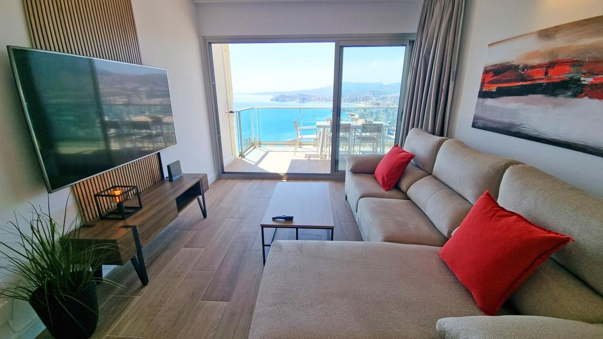 Skyscraper With Panoramic Views - Floor 38 *