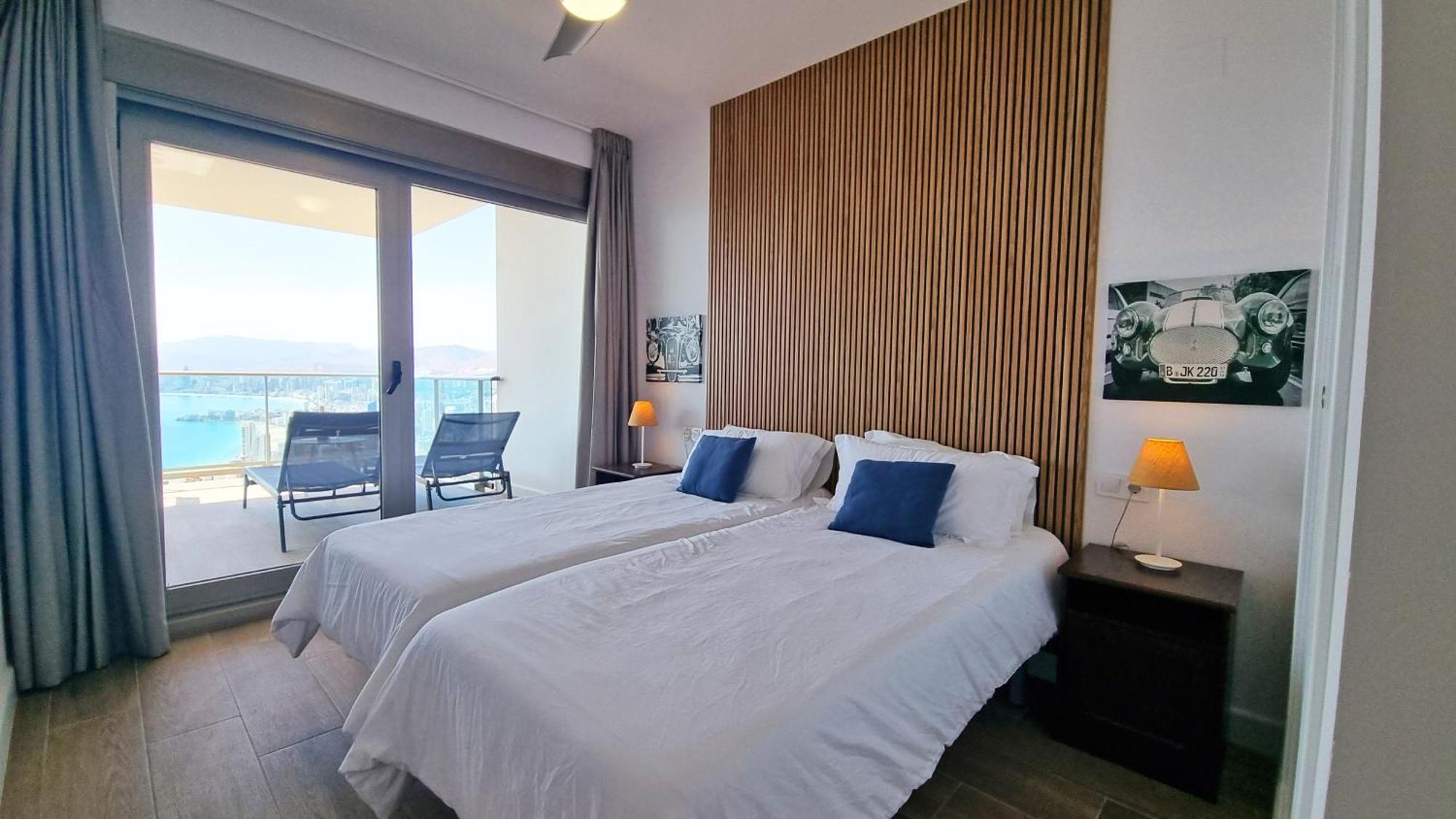 Skyscraper With Panoramic Views - Floor 38
