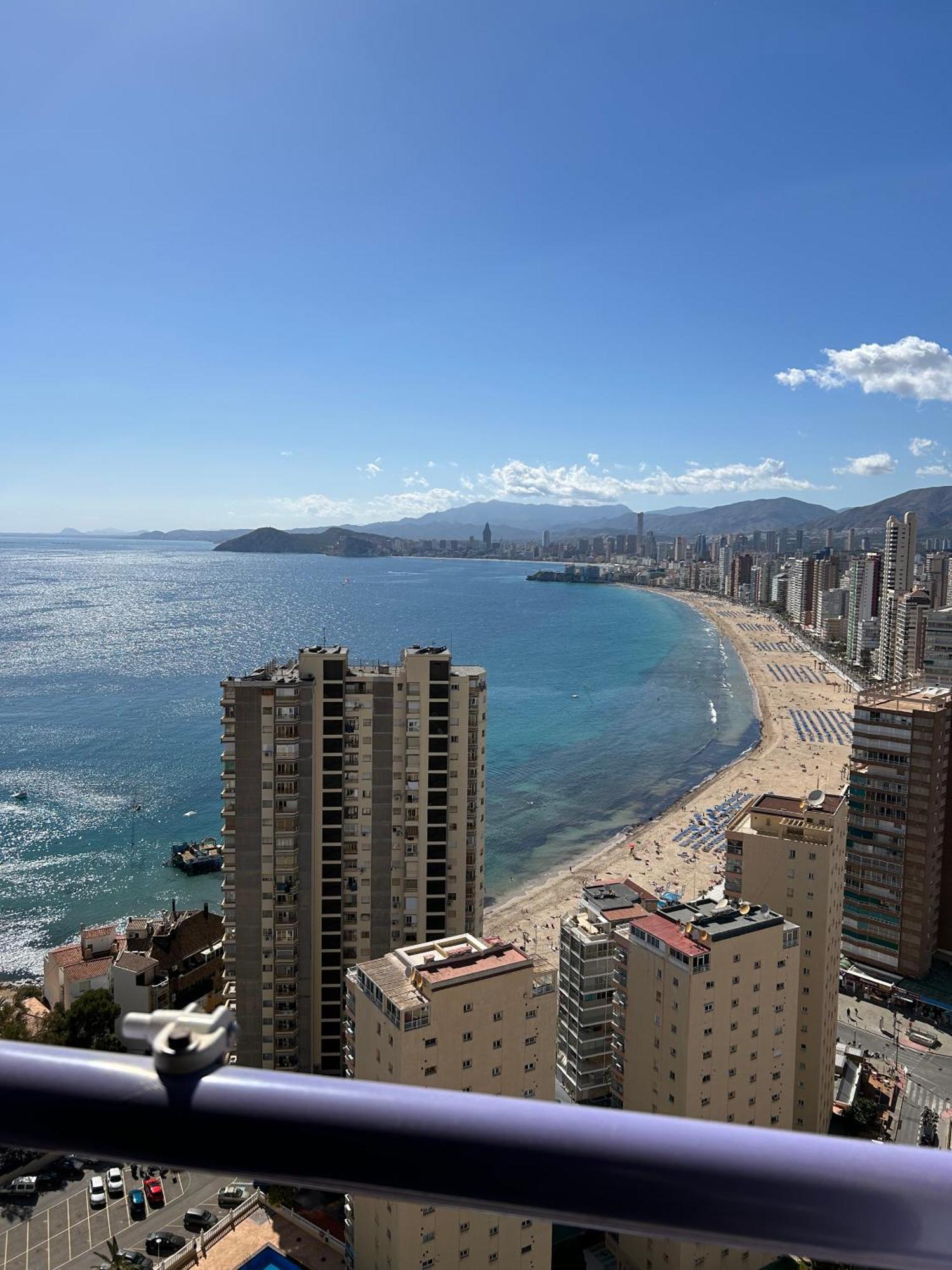Con Preciosas Vistas Y Piscina