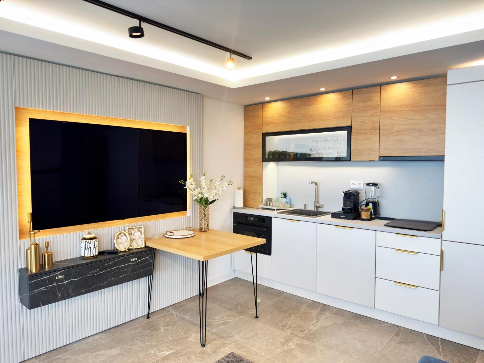 Terra Luxury Seafront Coblanca 8 *