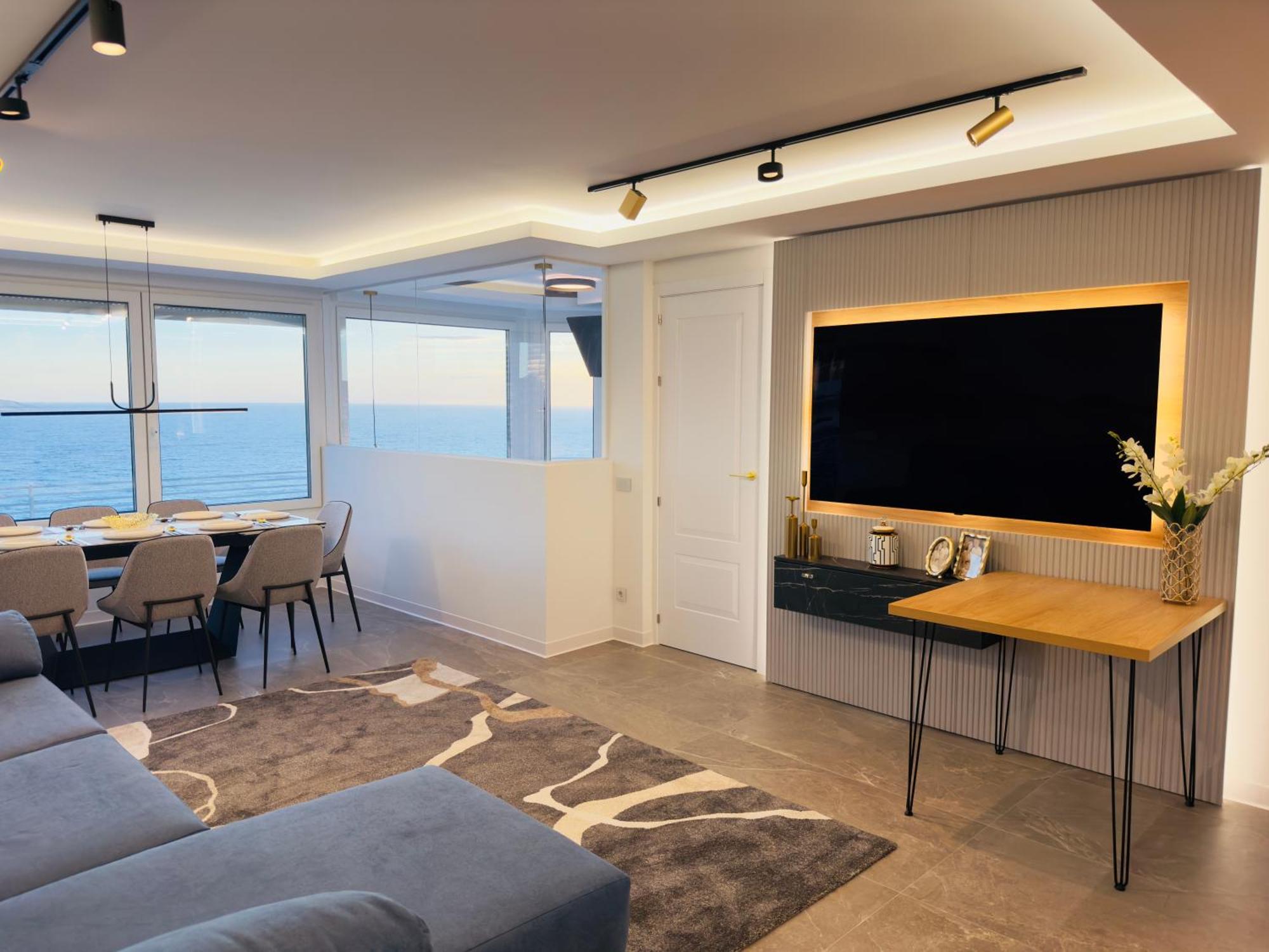 Terra Luxury Seafront Coblanca 8 Apartment *