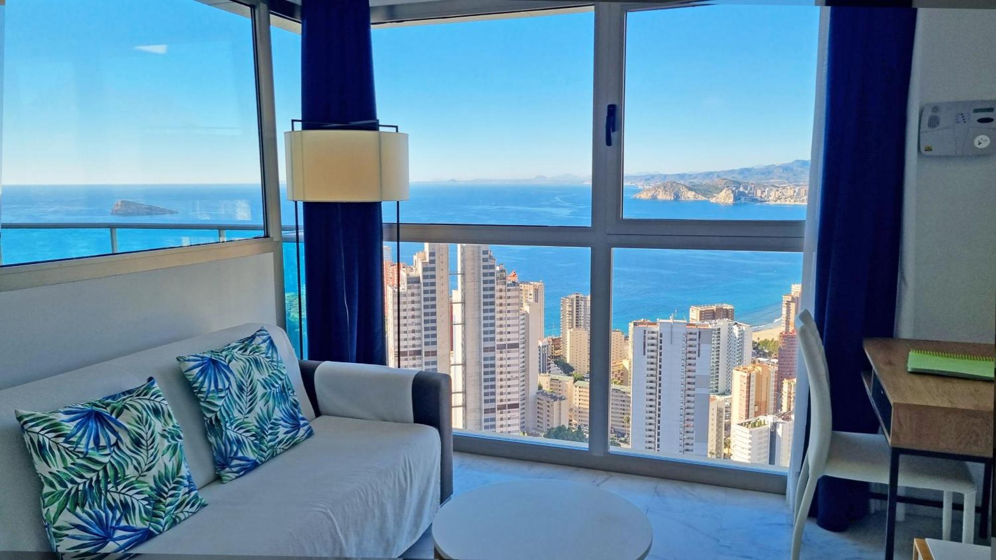Highrise With Private Terrace & Sea Views - 34th Floor Apartment