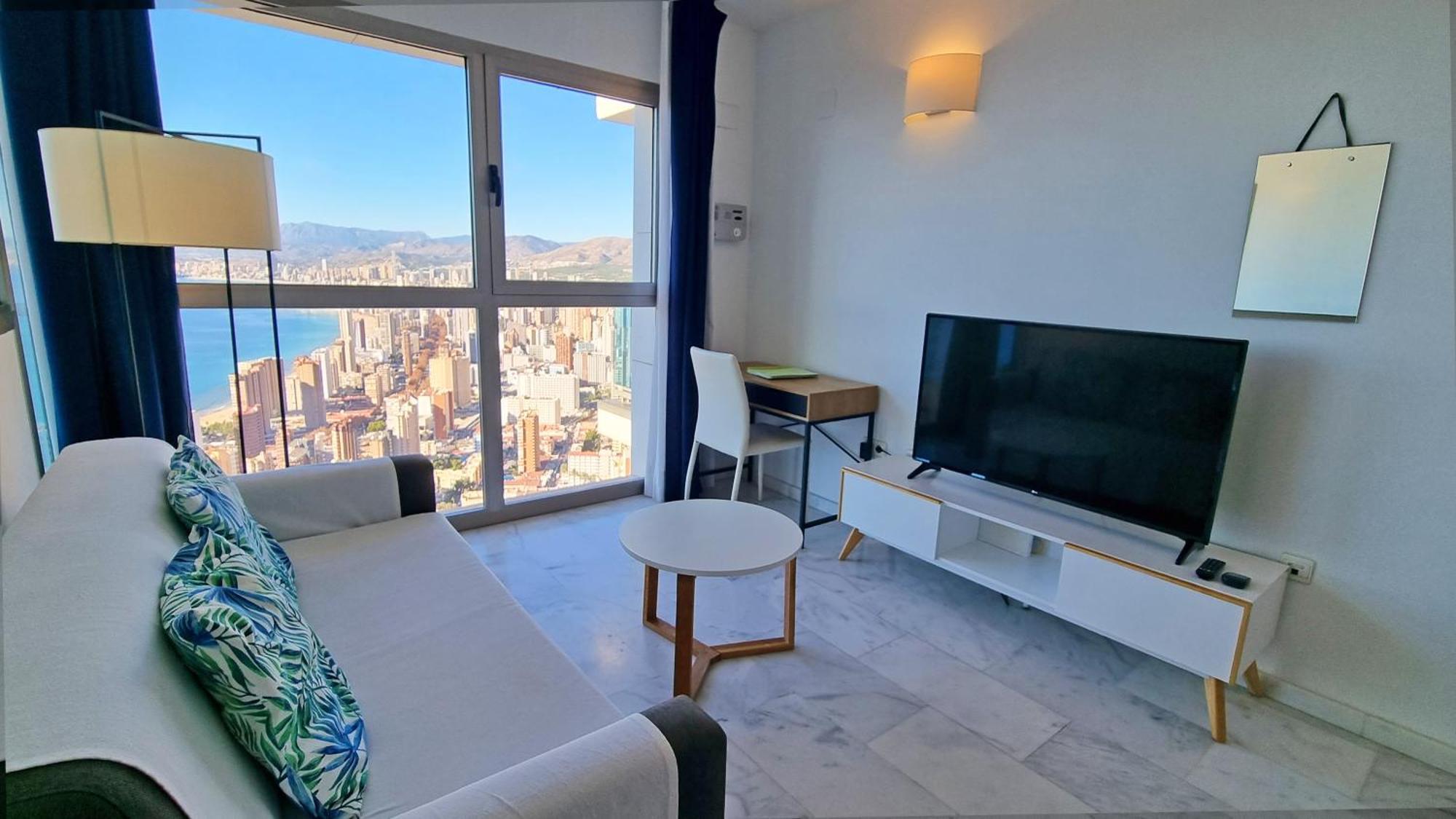 Highrise With Private Terrace & Sea Views - 34th Floor Apartment *