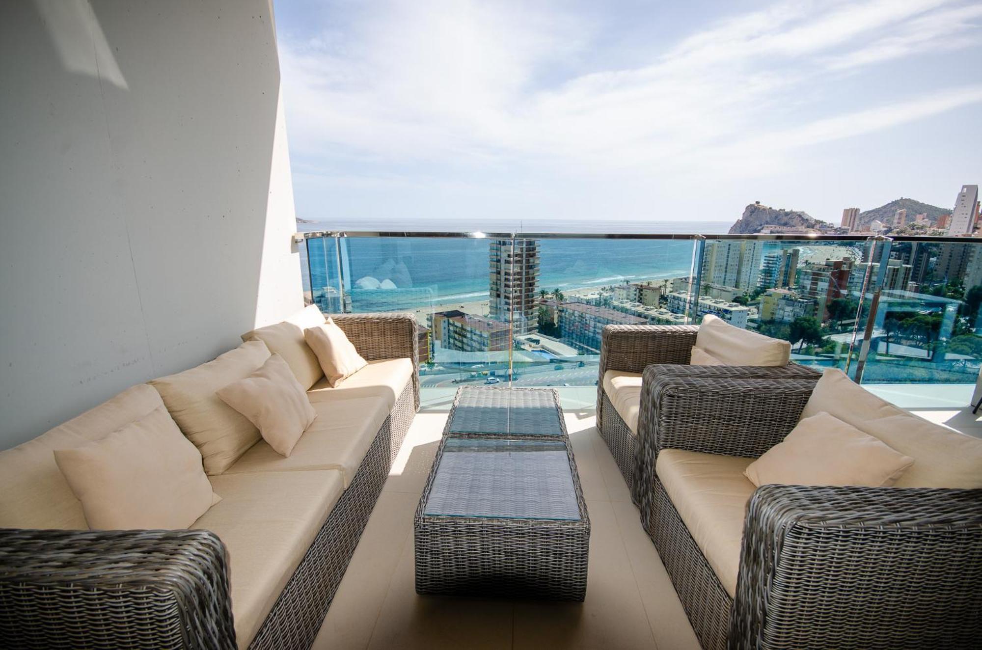 Sunset Drive Luxury Poniente