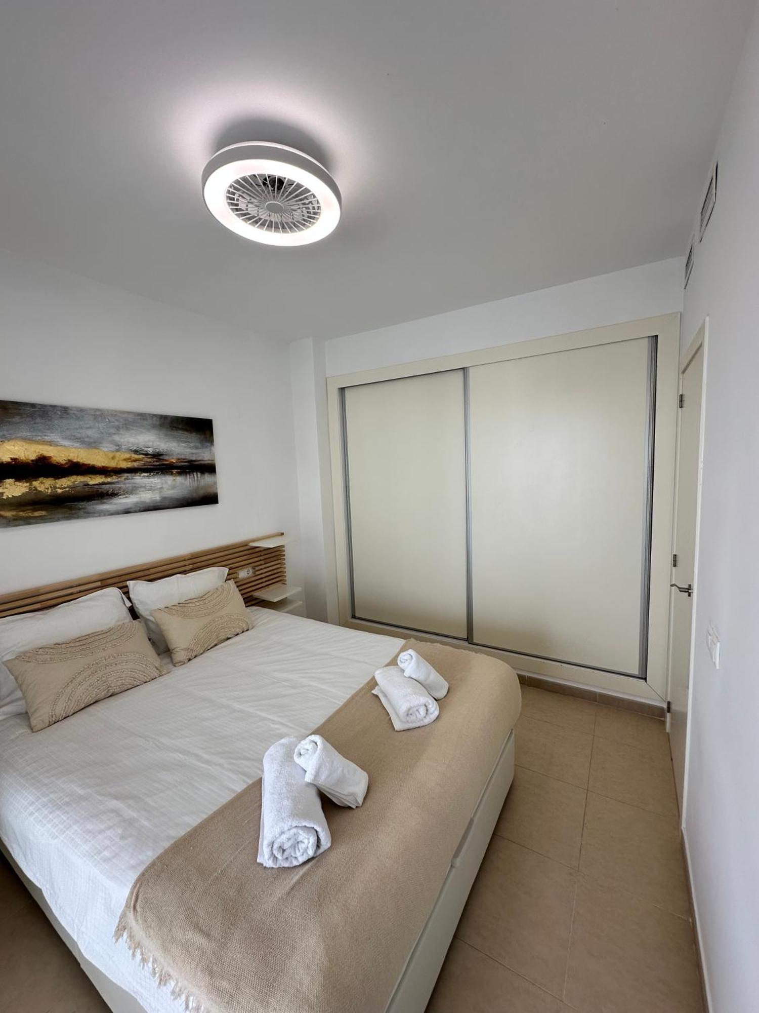 Apartamento Beachside Luxe 1br: New & Chic *