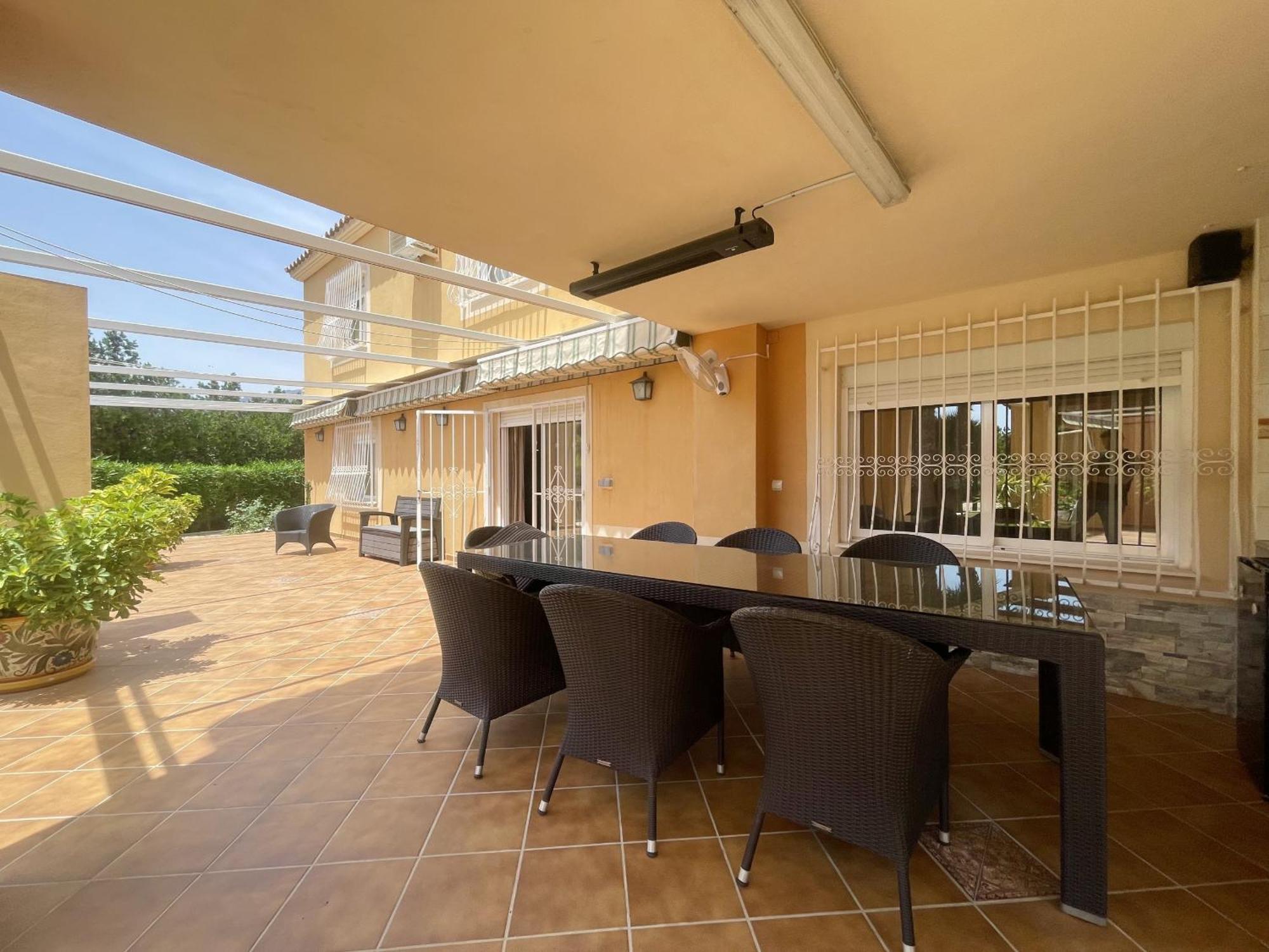 Villa Levante Blueline