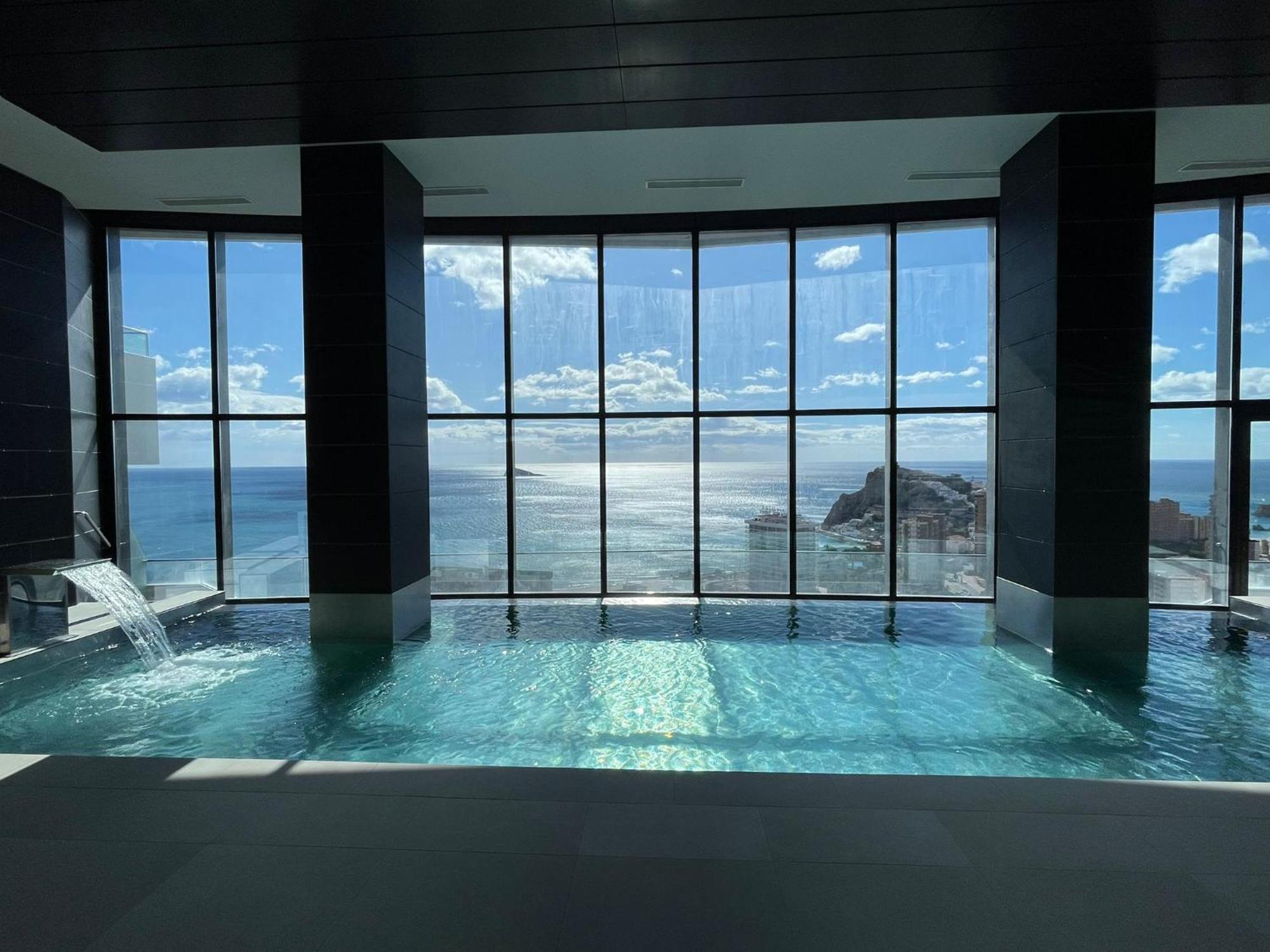 Elio Luxury Beach, Floor 28, Spa & Gym Apartment *