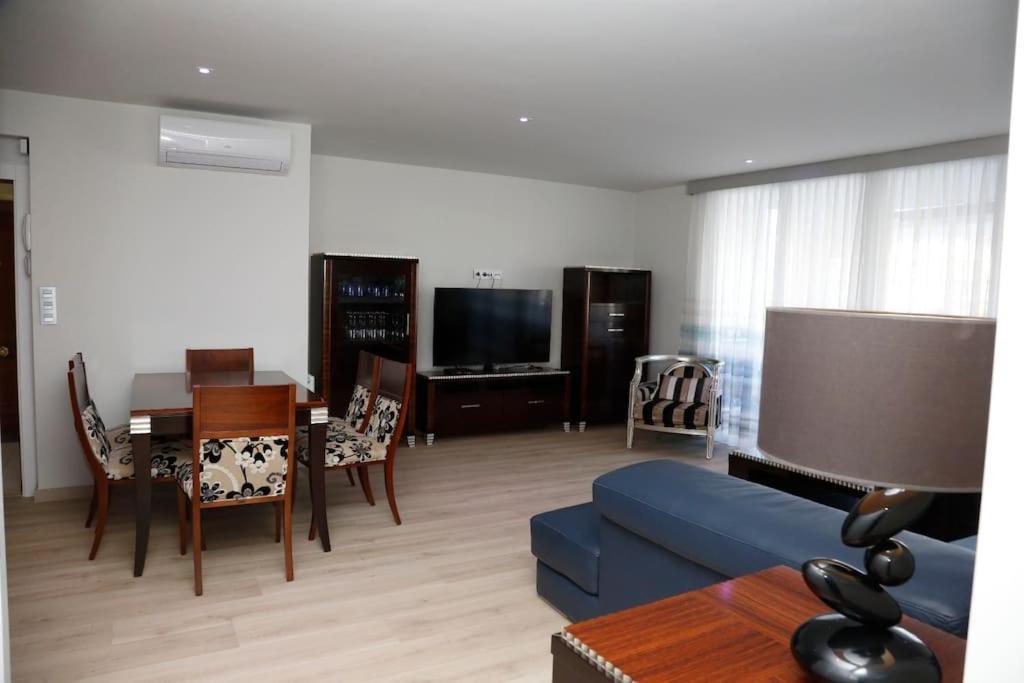 Appartement De Lujo En Edificio Zafiro, *