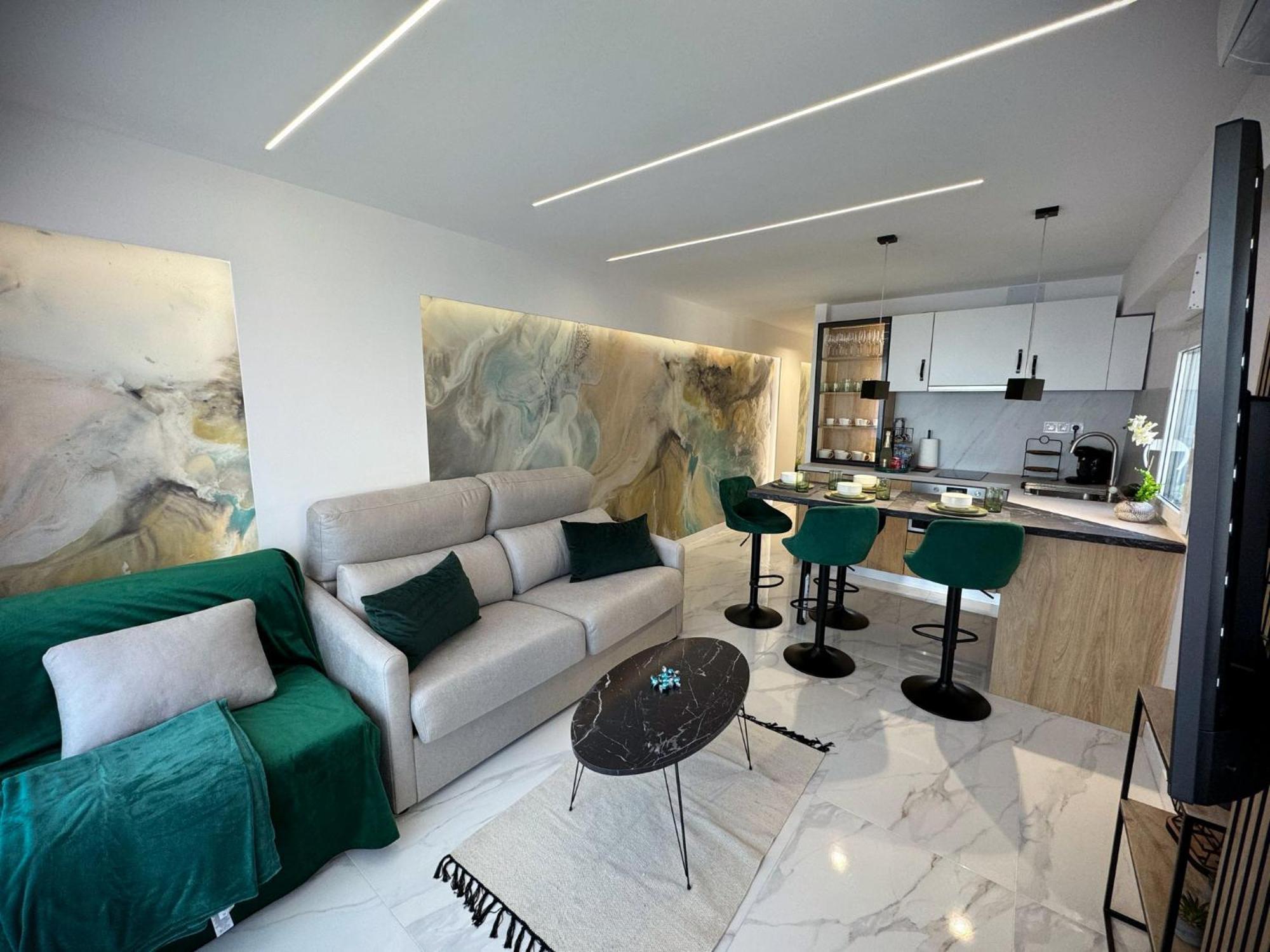 Apartment I. Luxury