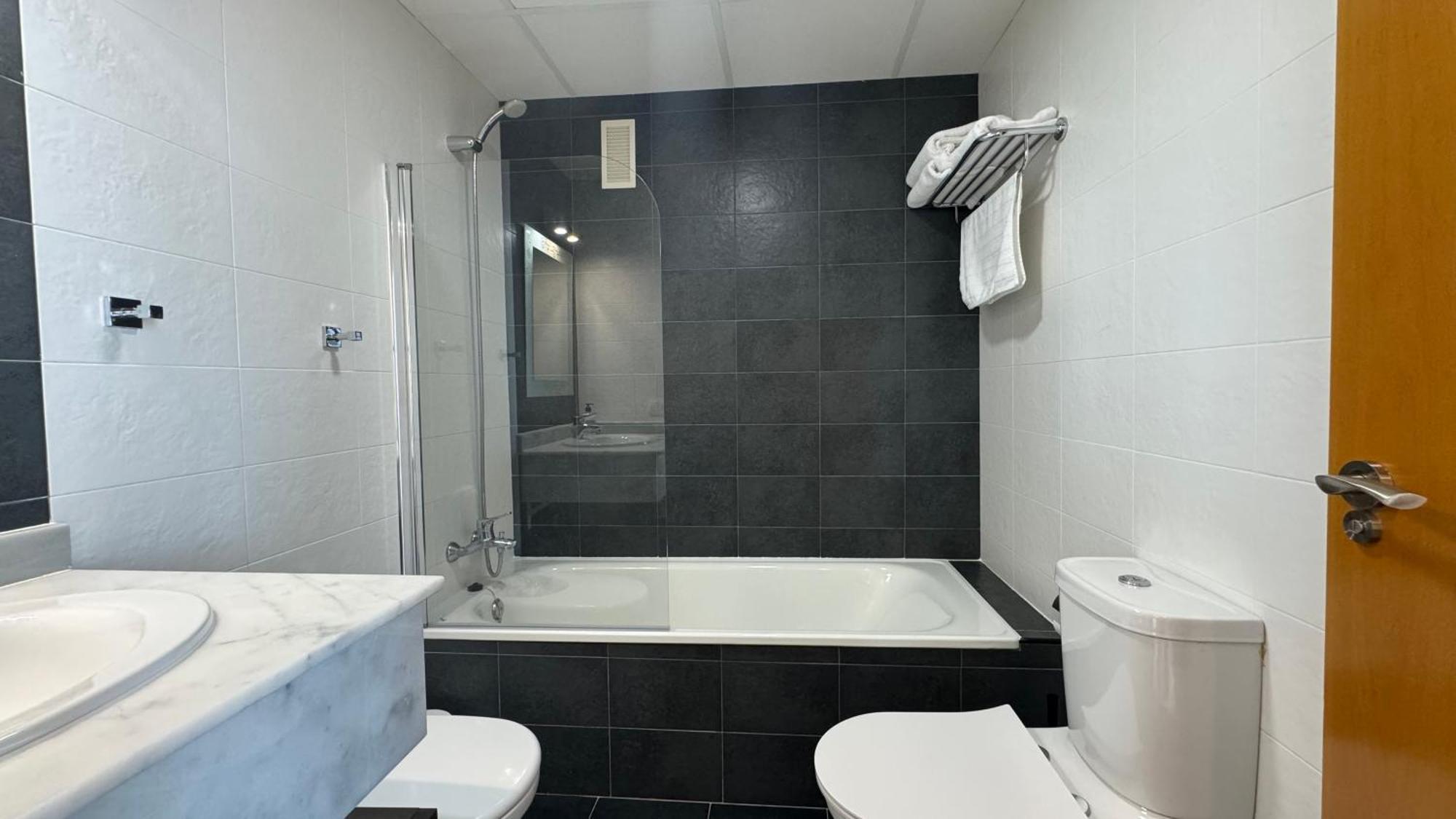 Skyline 23 With Sea Views