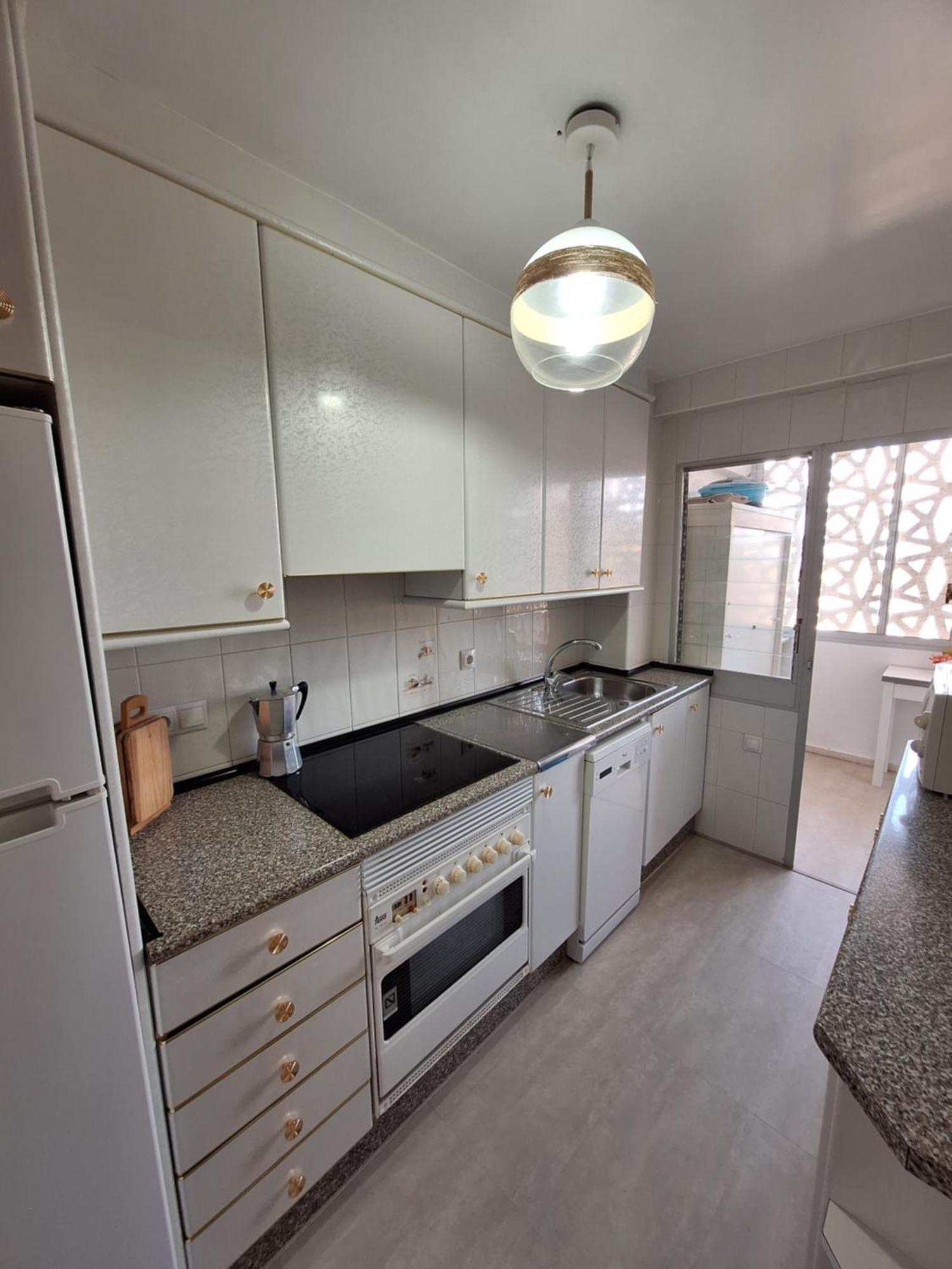 Beautiful 2 Bedrooms Aparatament * Benidorm