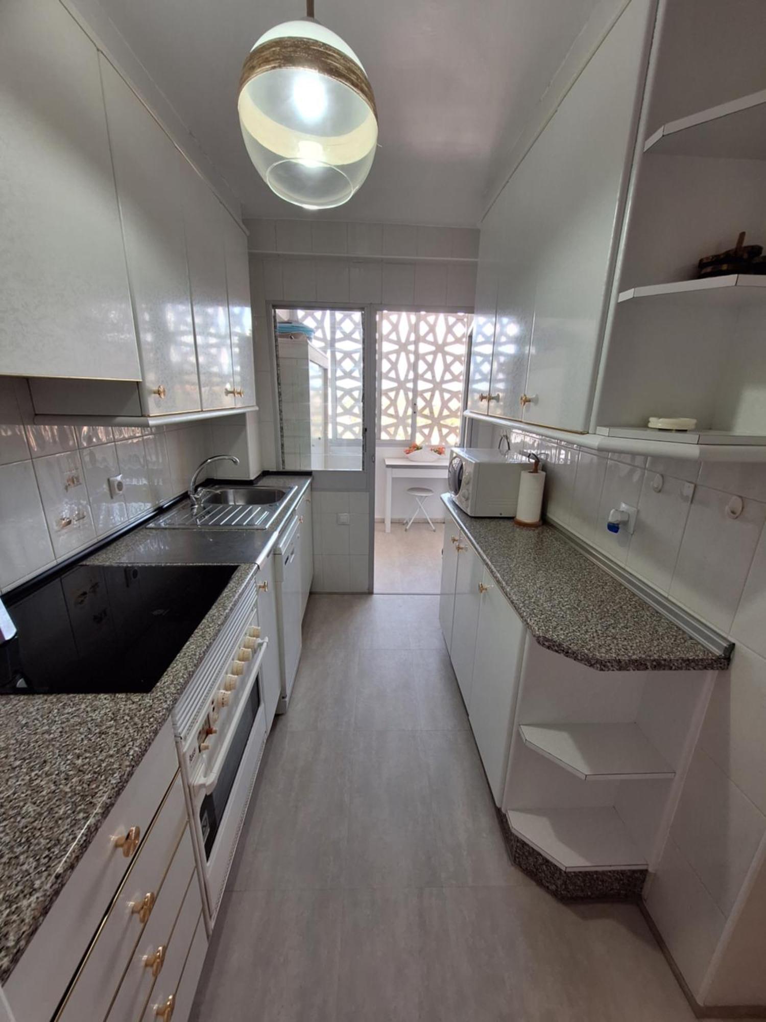 Beautiful 2 Bedrooms Aparatament * Benidorm