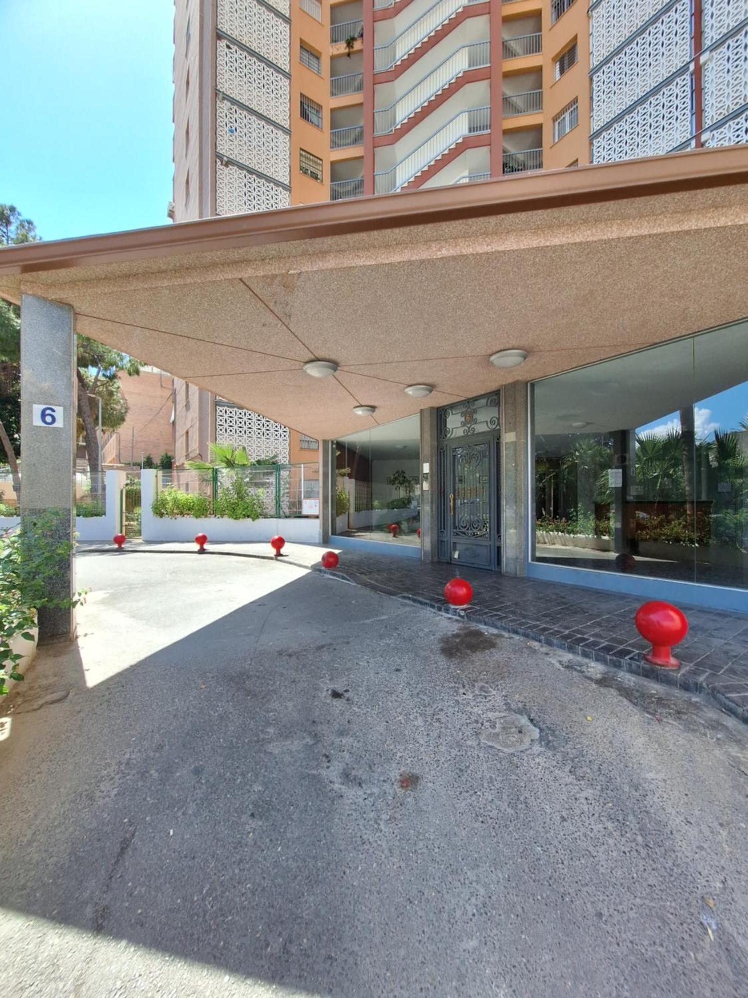 Beautiful 2 Bedrooms Aparatament * Benidorm