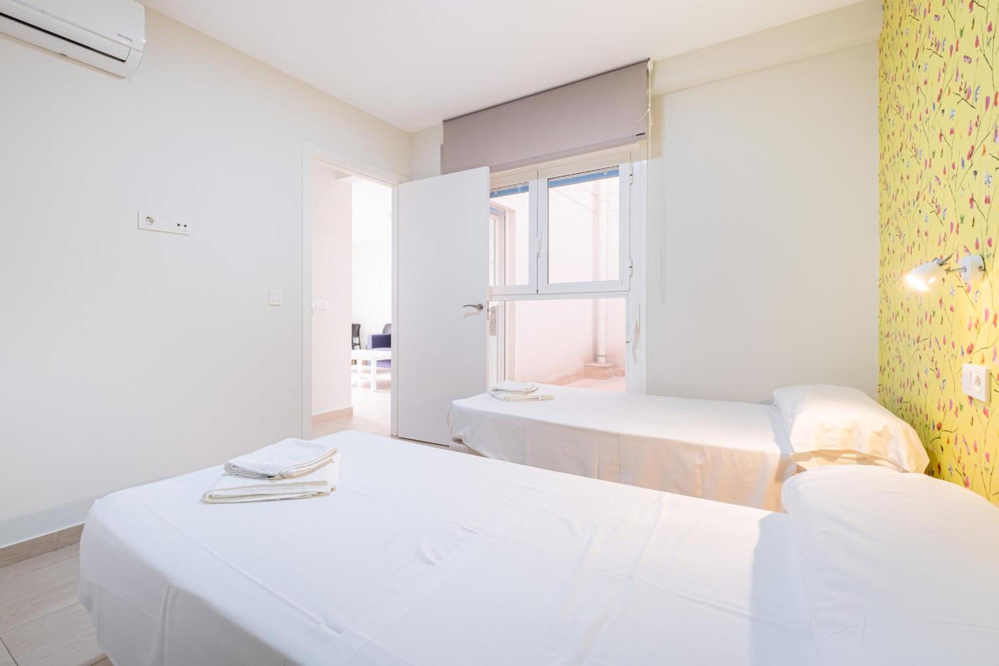 Aparthotel La Rosita Old Town *