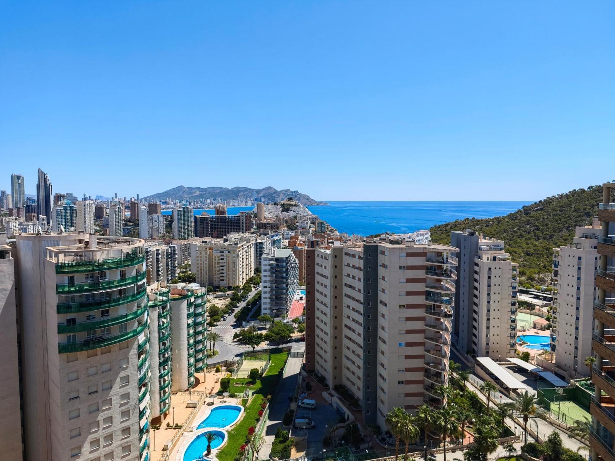 Mar Y Sol En La Cala Benidorm