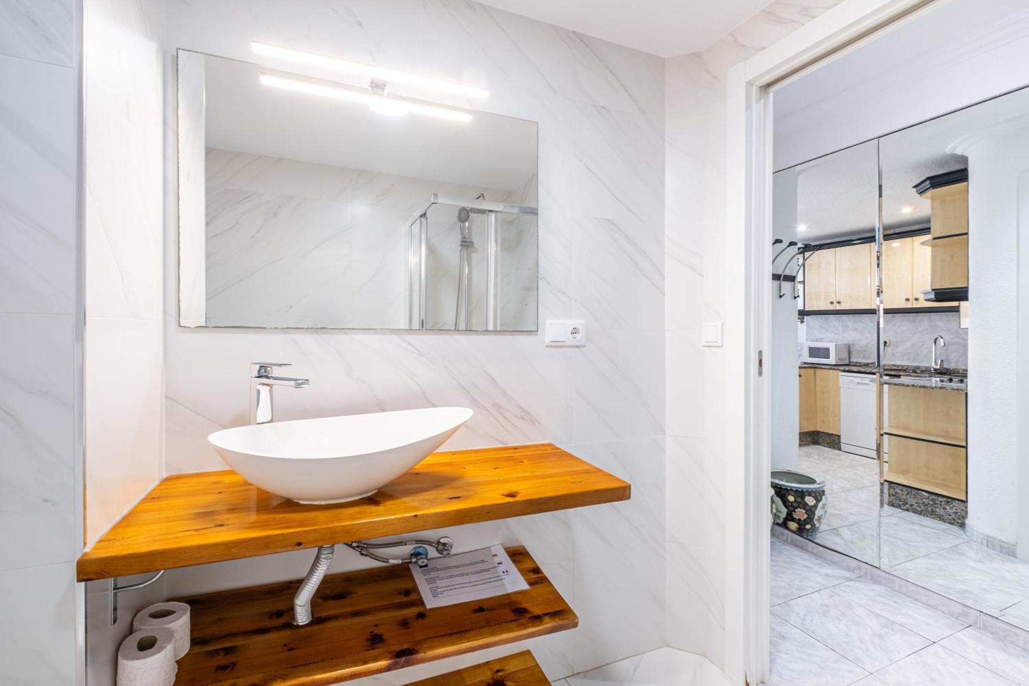 Caballos 12-c Levante Apartment