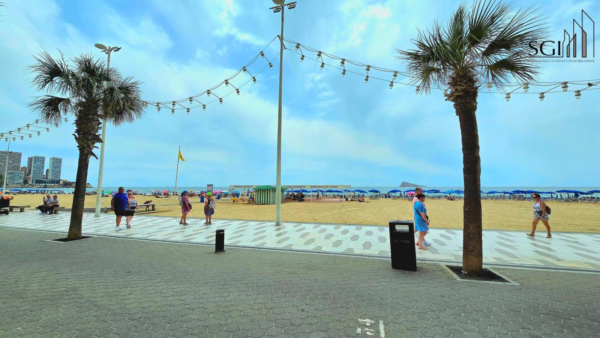 Primera Linea De Playa- First Line