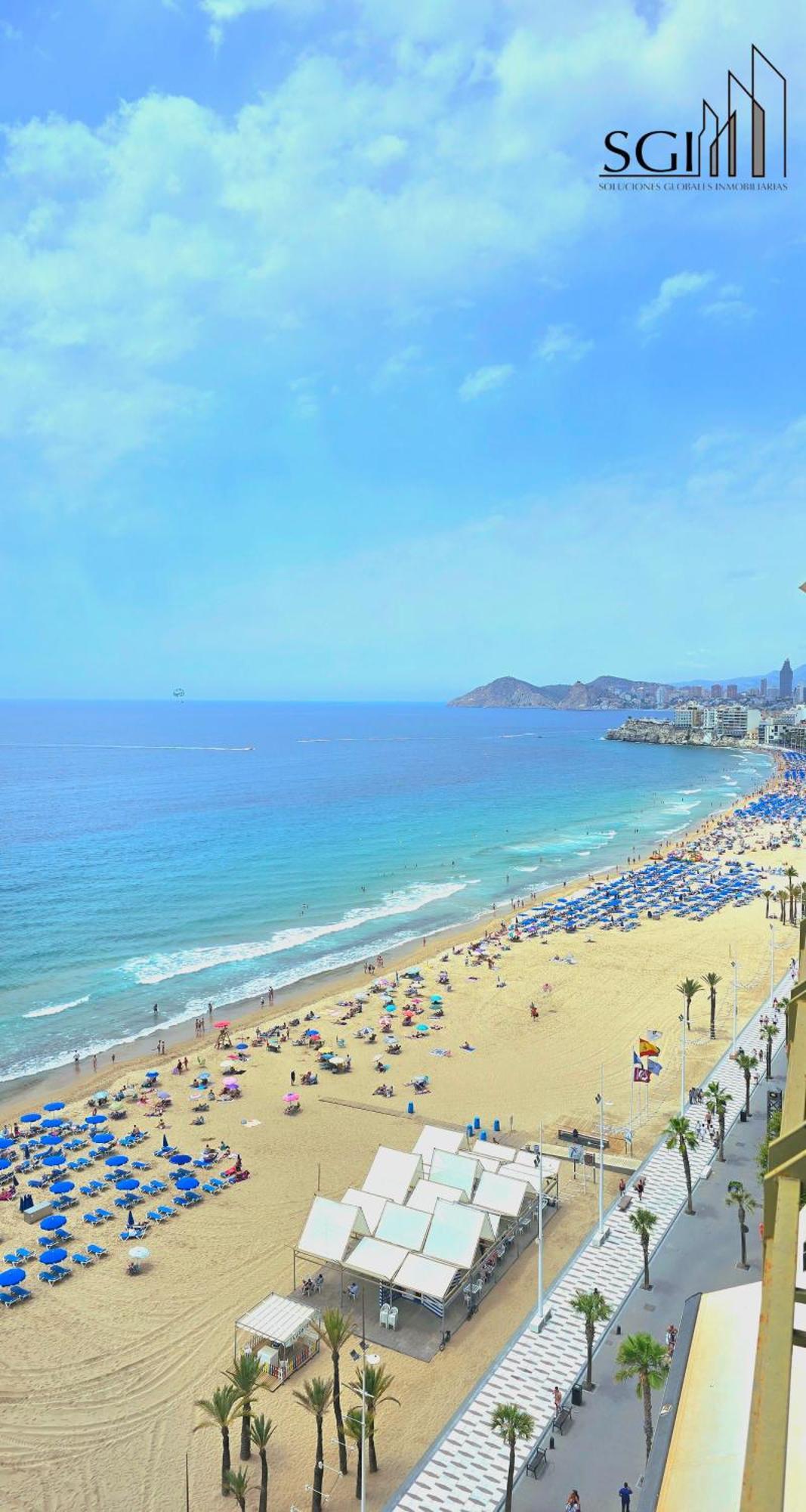 Primera Linea De Playa- First Line *