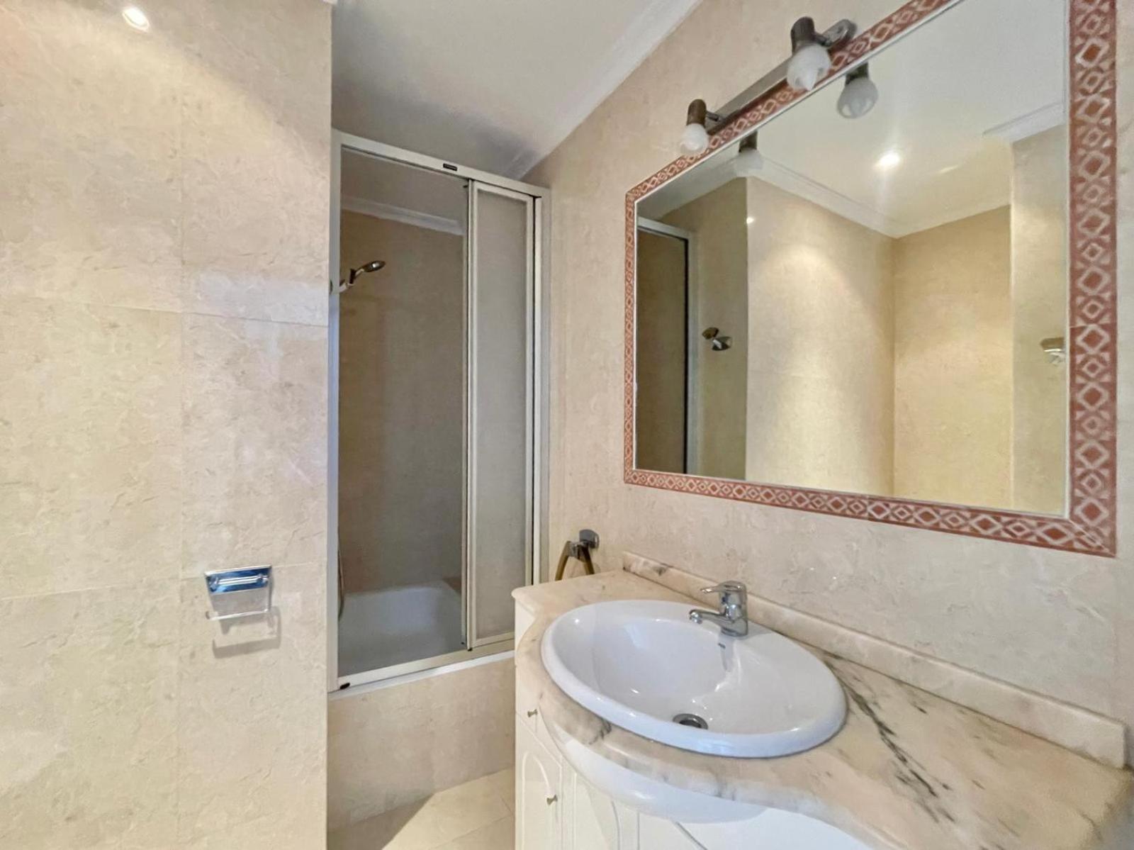 Torre Coblanca Seafront Apartment