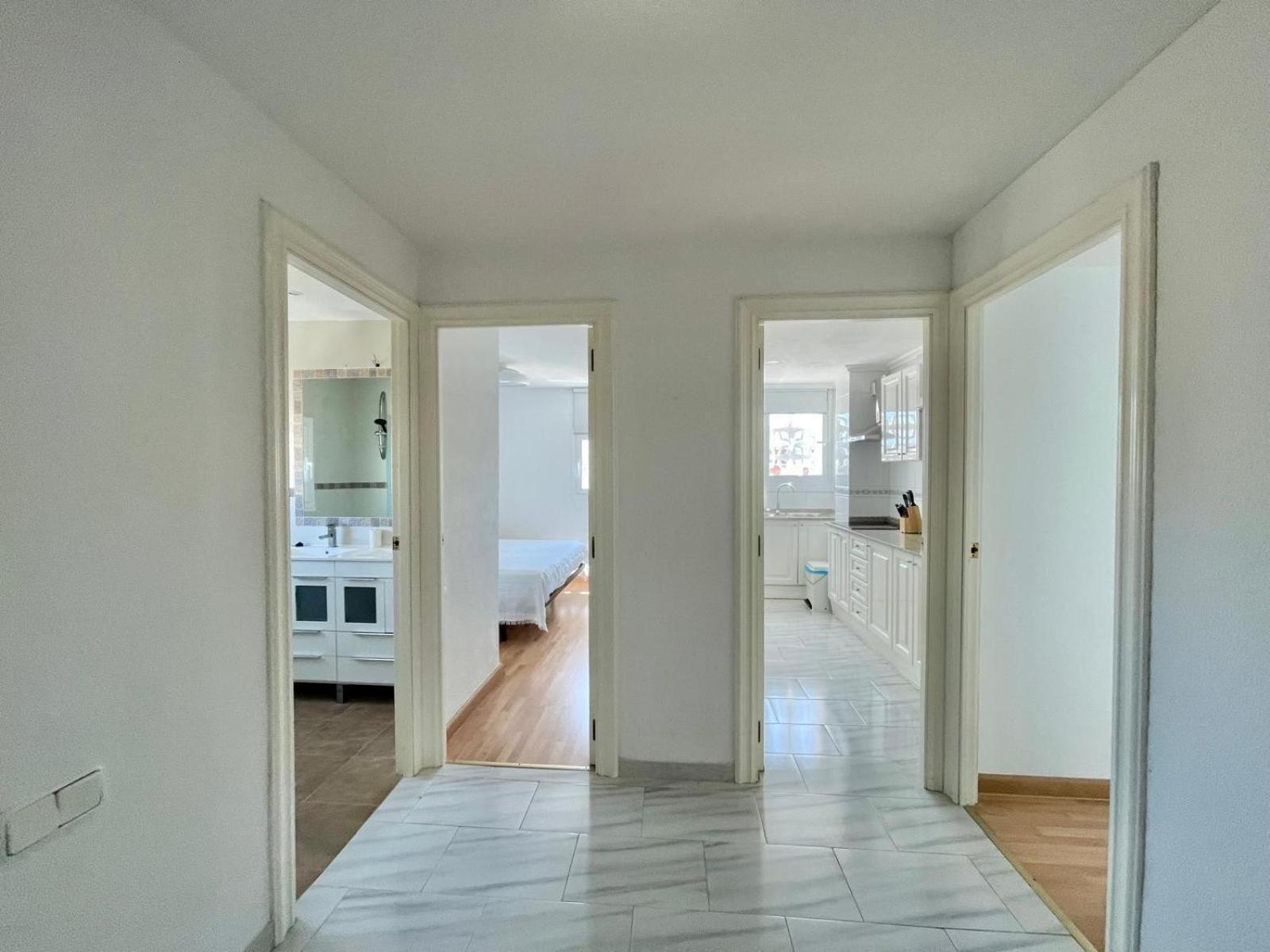 Torre Coblanca Seafront Apartment *