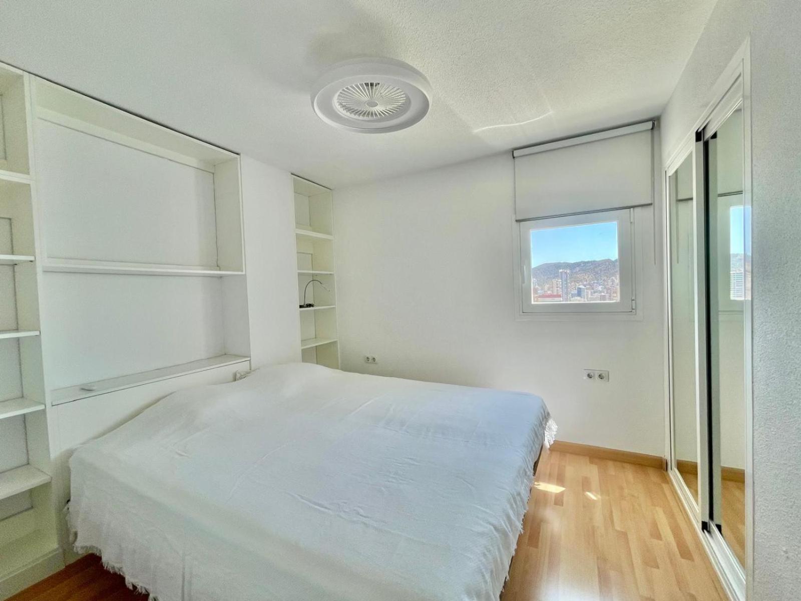 Torre Coblanca Seafront Apartment *
