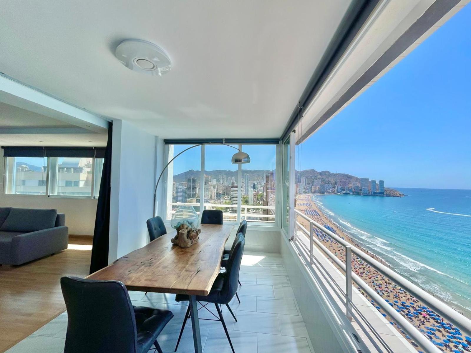 Torre Coblanca Seafront Apartment