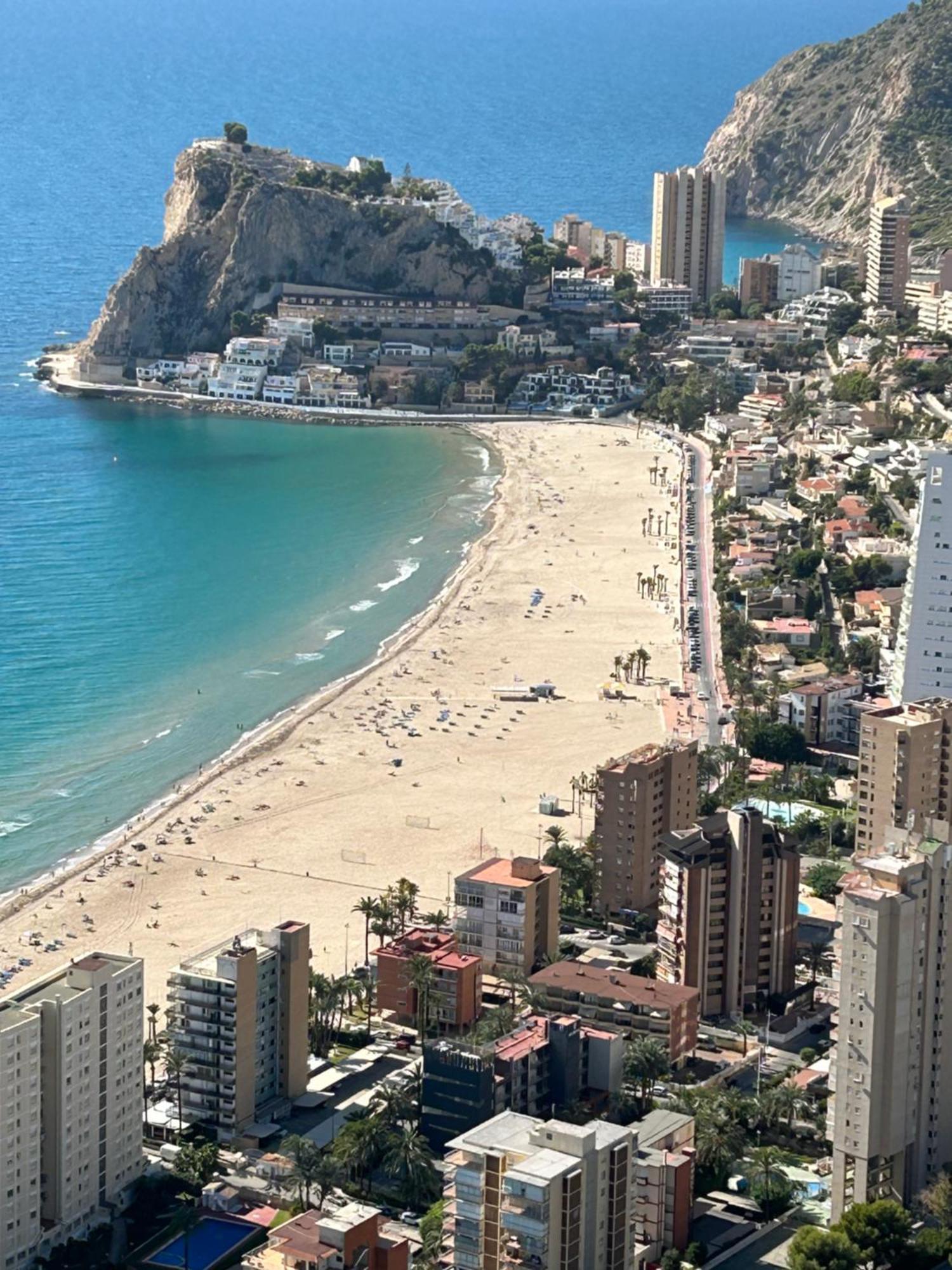 Grosse Mit Grosser Terrasse An Der Costa Blanca - 250 M Vom *