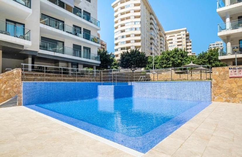 Oasis Cala Alta New 120qm Free Parking, Pool, 2 Bath, 3bdr, Wi-fi, Air-condit Apartment *
