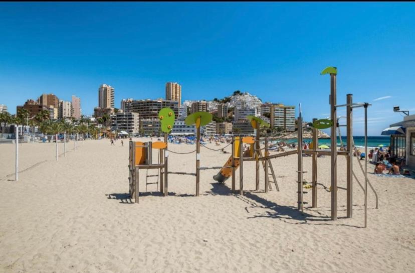 Oasis Cala Alta New 120qm Free Parking, Pool, 2 Bath, 3bdr, Wi-fi, Air-condit * Benidorm
