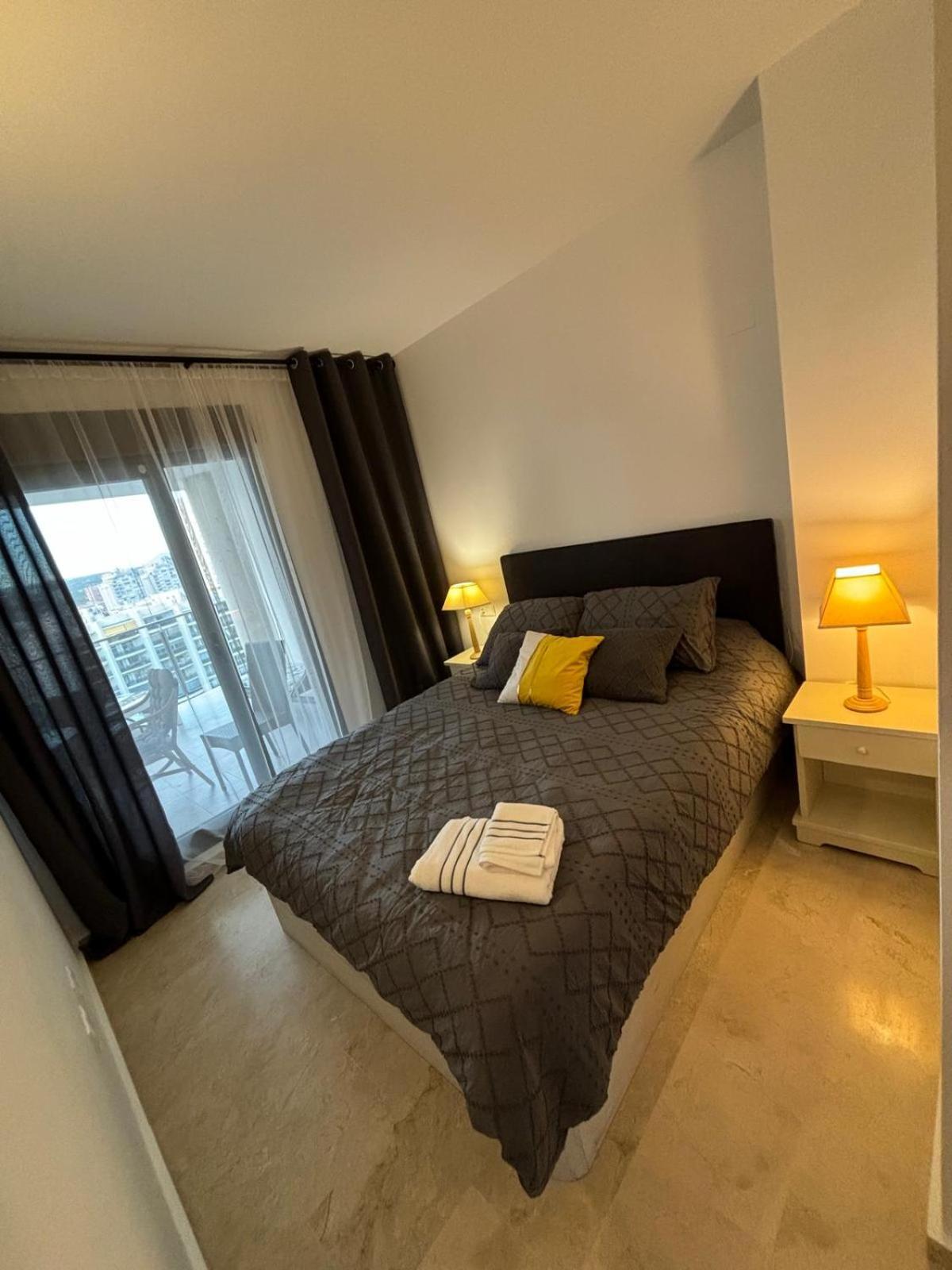 Oasis Cala Alta New 120qm Free Parking, Pool, 2 Bath, 3bdr, Wi-fi, Air-condit