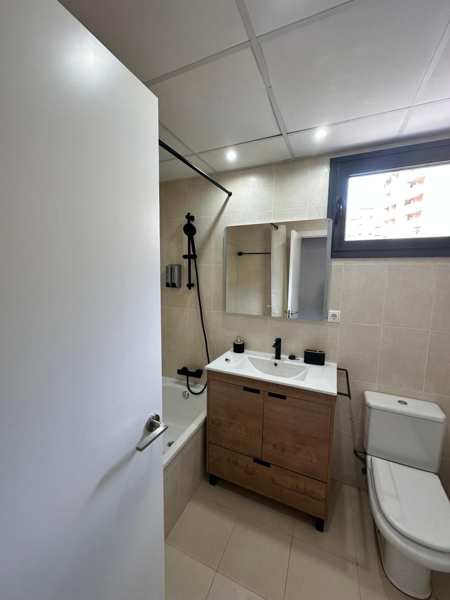Luxury 3 Bdr By The Beach Appartement *