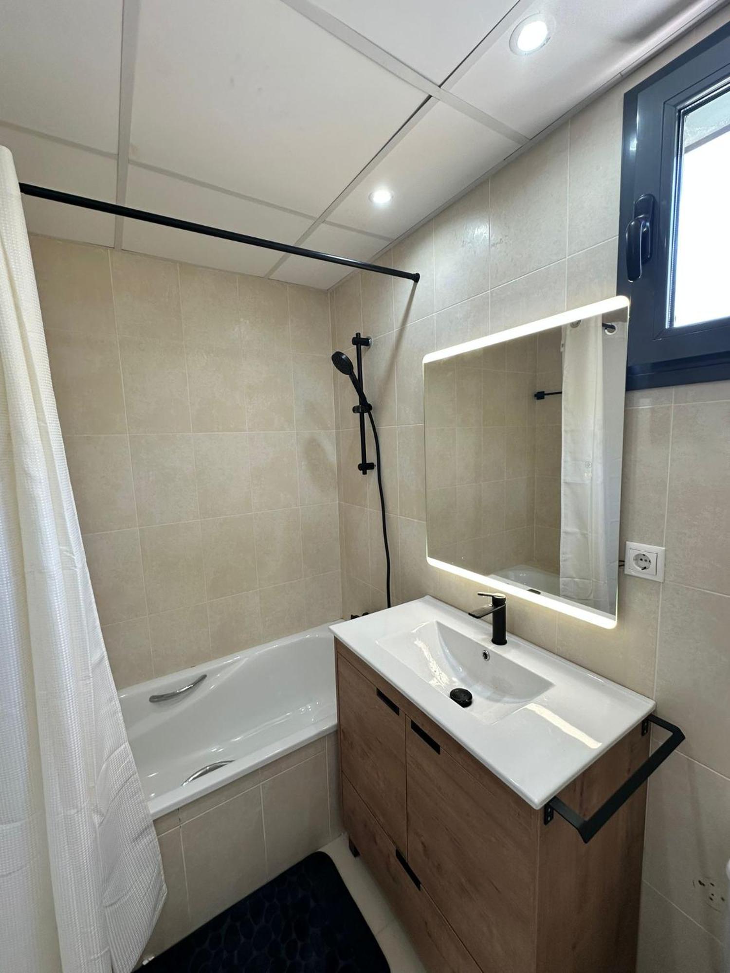 Luxury 3 Bdr By The Beach