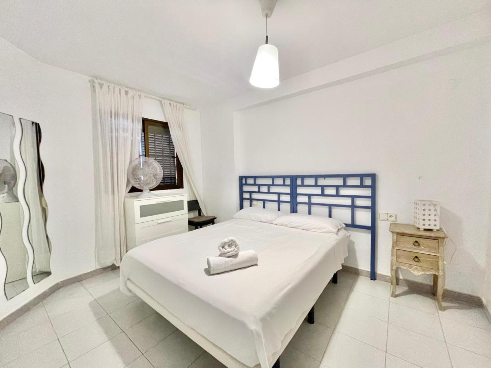 Apartment Seafront Poniente Blueline *