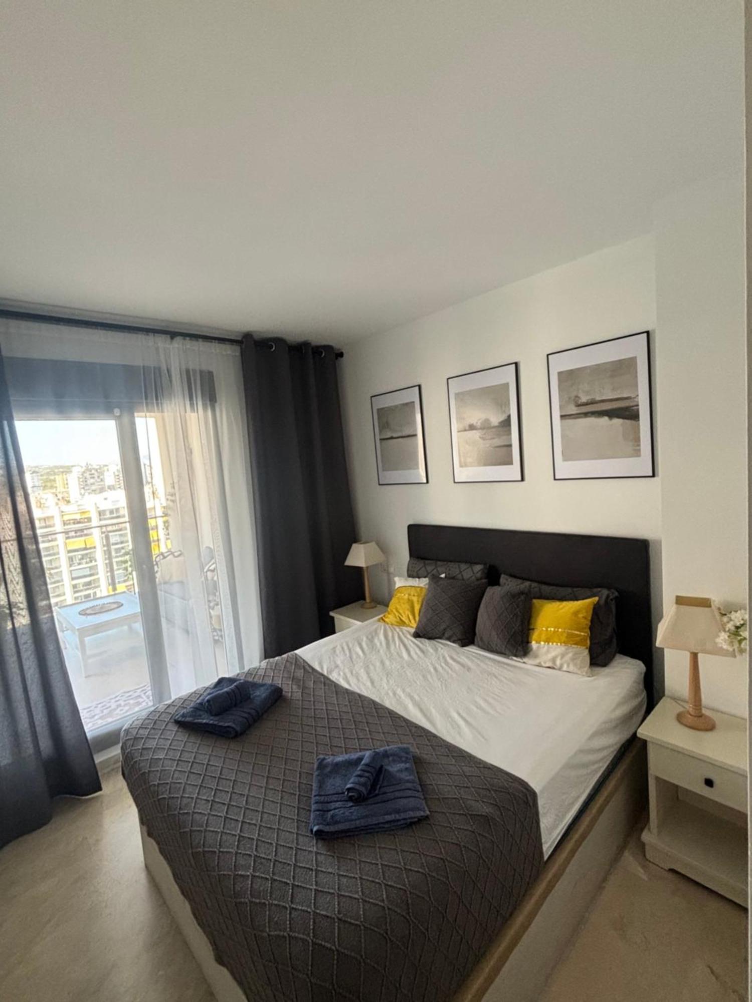 Oasis Cala Alta New 120qm Free Parking, Pool, 2 Bath, 3bdr, Wi-fi, Air-condit Apartment Benidorm