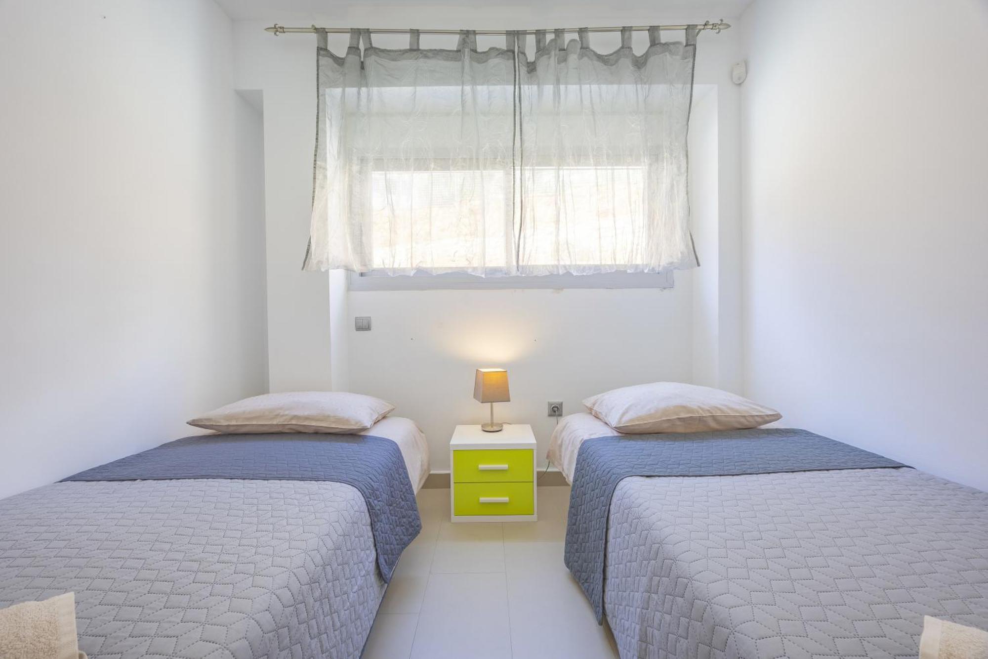 Playa De Poniente Apartment *
