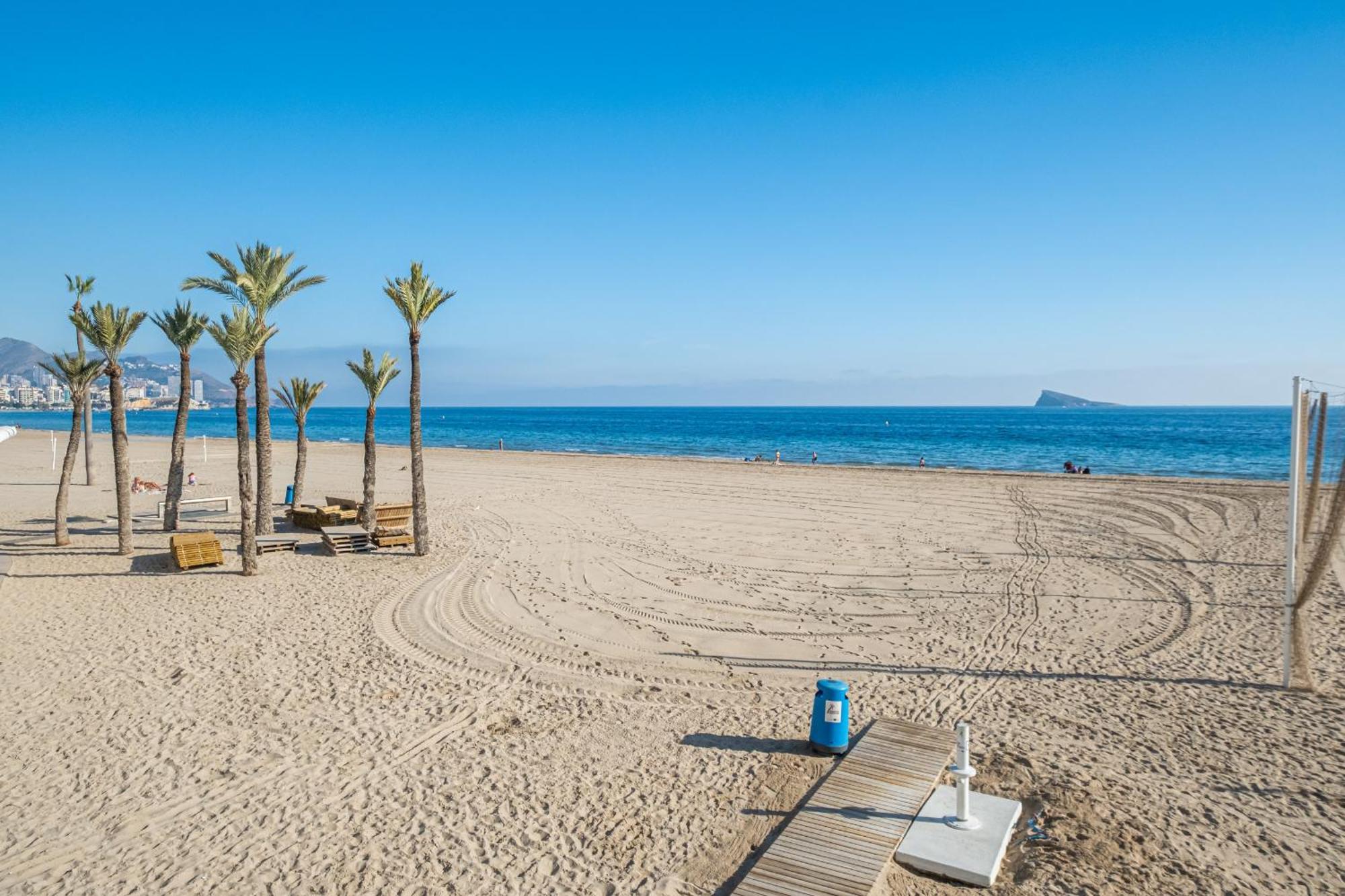 Beach 6-16 Poniente Beach