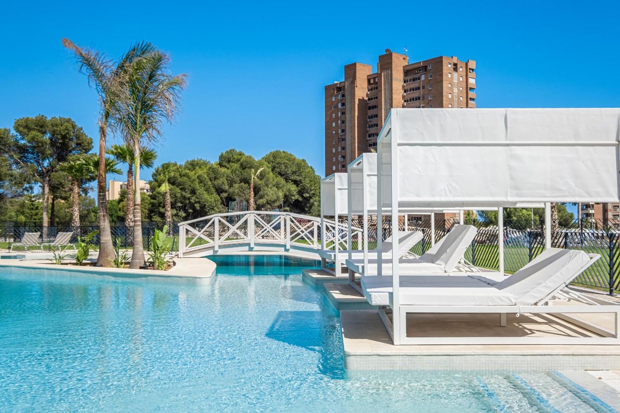 Beach 6-16 Poniente Beach *