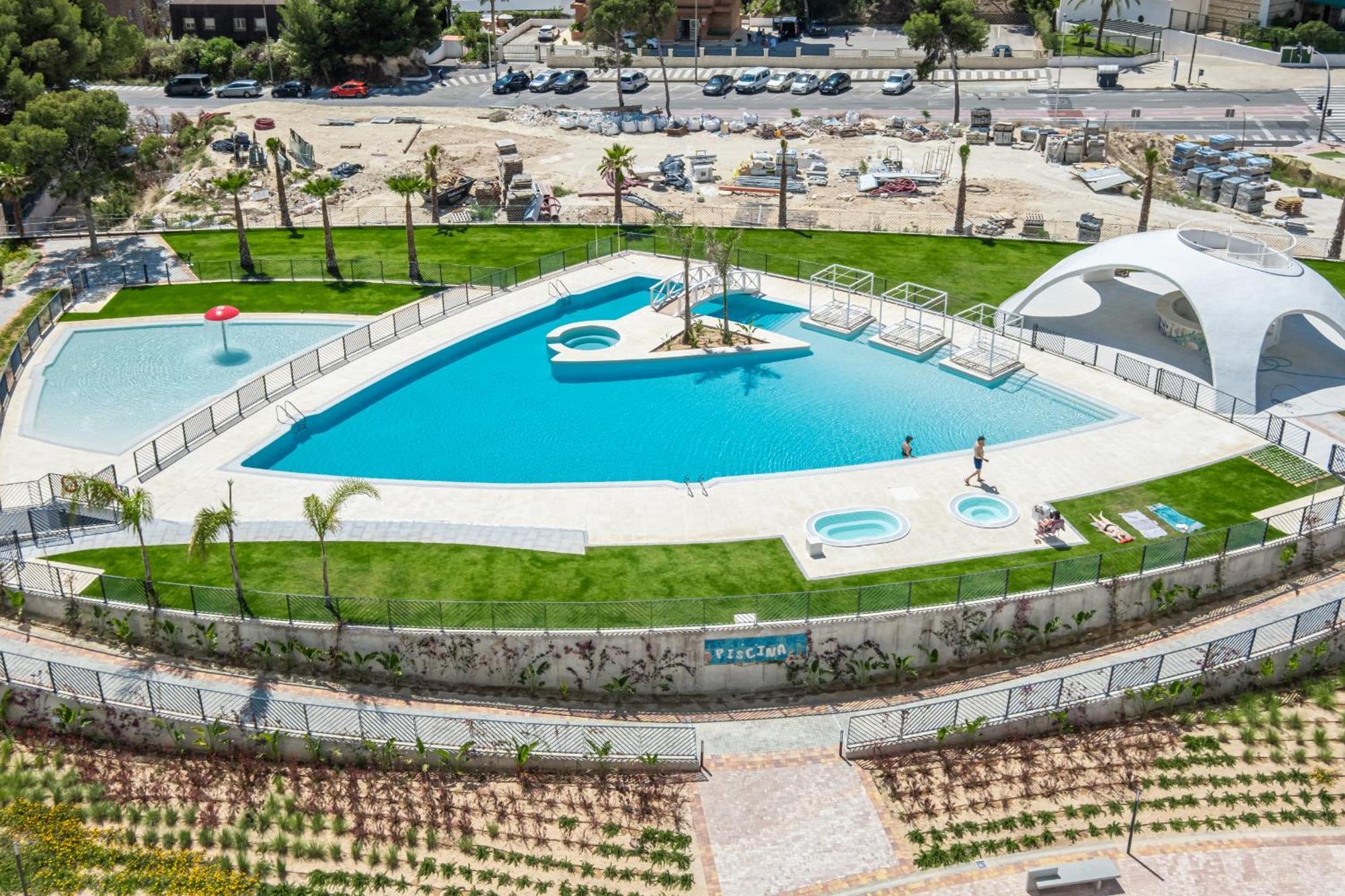 Beach 6-16 Poniente Beach