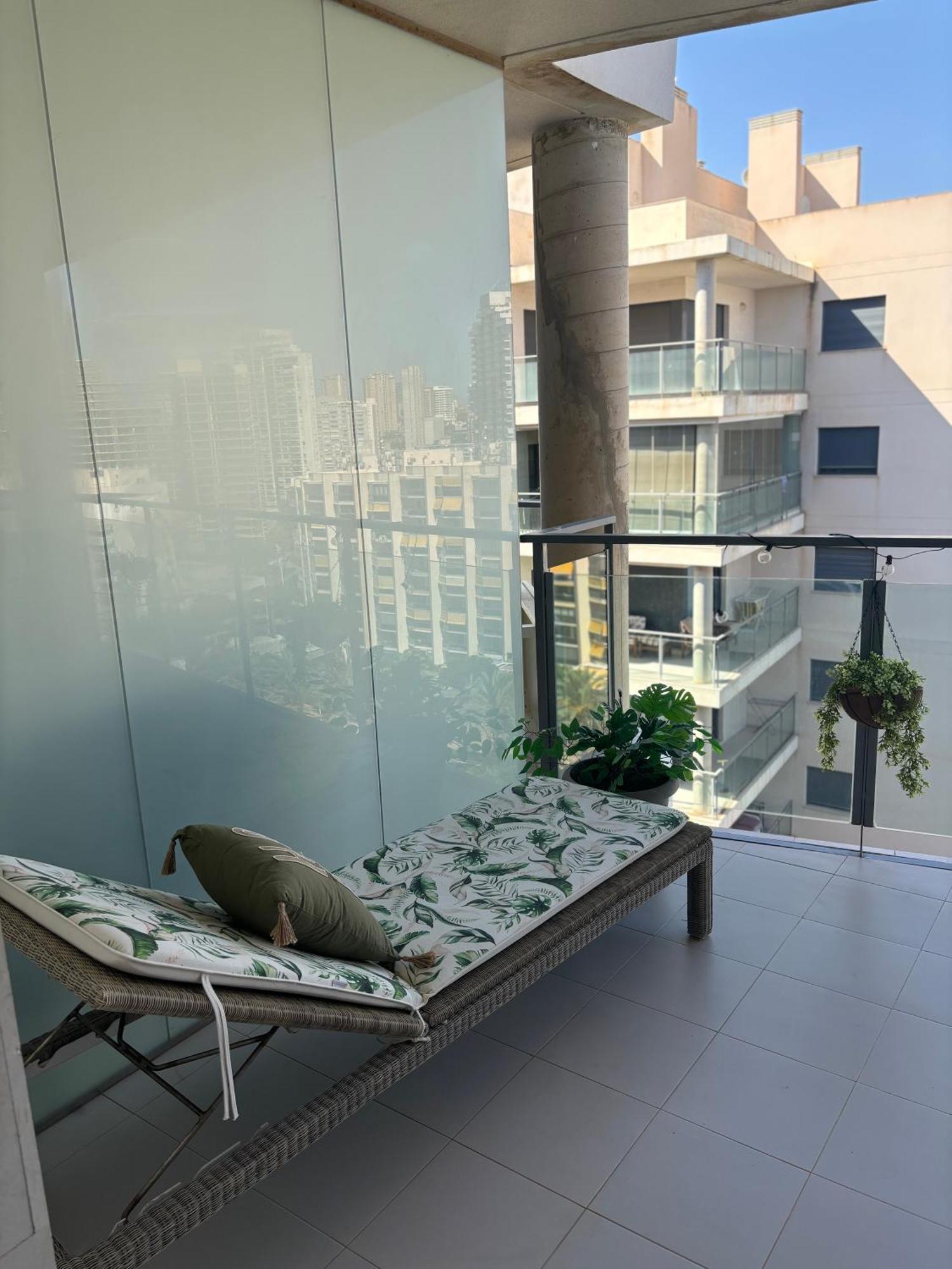Oasis Cala Alta New 120qm Free Parking, Pool, 2 Bath, 3bdr, Wi-fi, Air-condit Benidorm