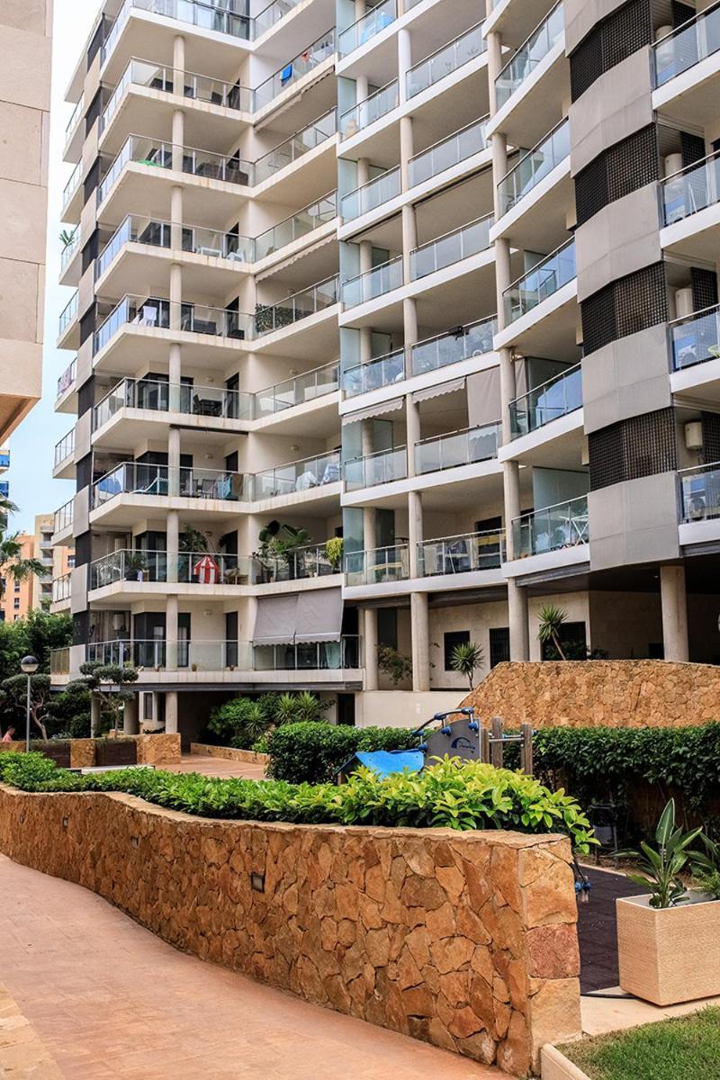 Oasis Cala Alta New 120qm Free Parking, Pool, 2 Bath, 3bdr, Wi-fi, Air-condit Apartment