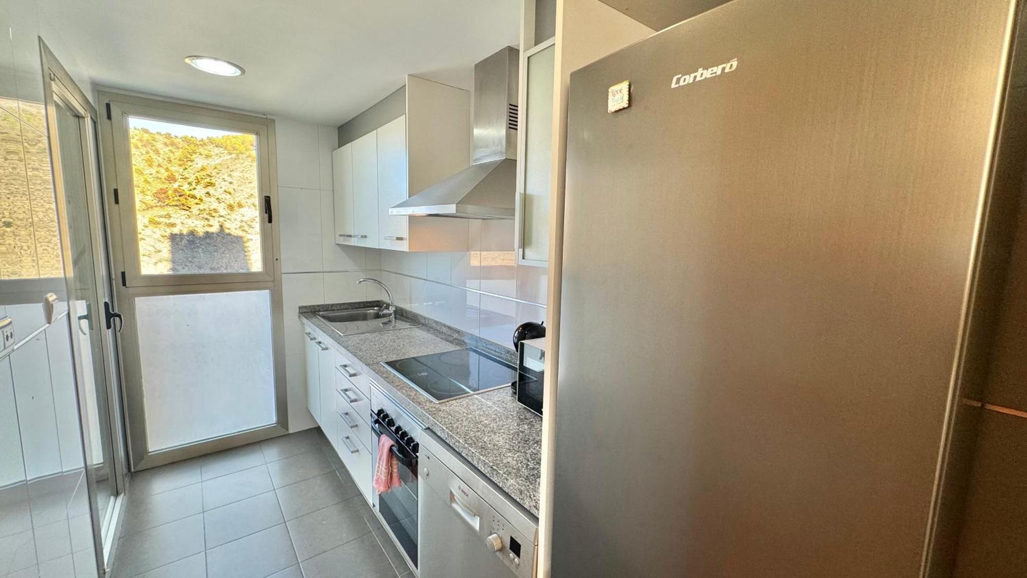 Highrise With Stunning Views From Private Balcony 85 *