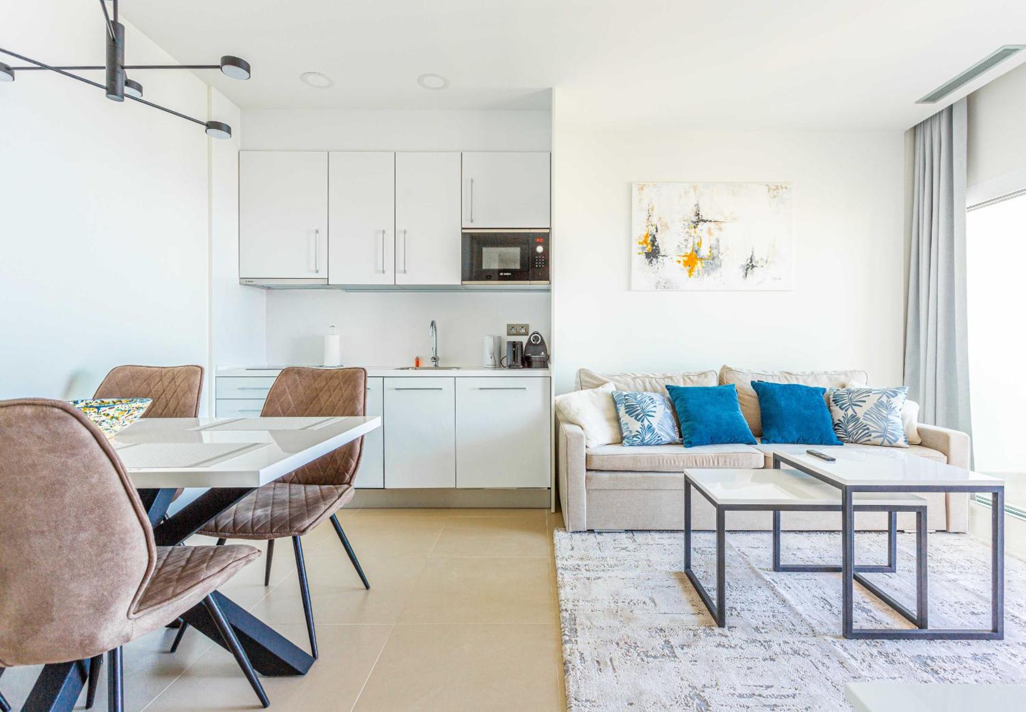 Intempo Sky 205 Apartment