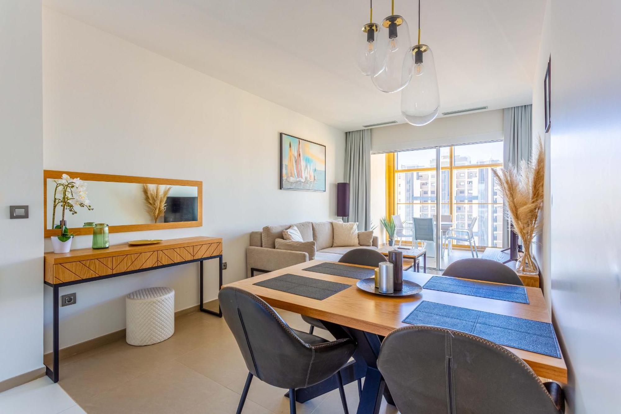 Intempo By Holuxe - 131 - 13th Floor Apartment